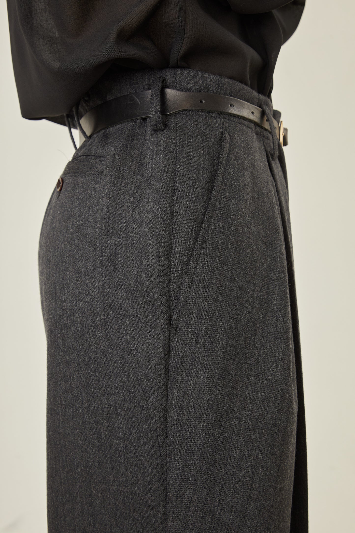i'm here : " ONE " TUCK : VENETIAN PANTS