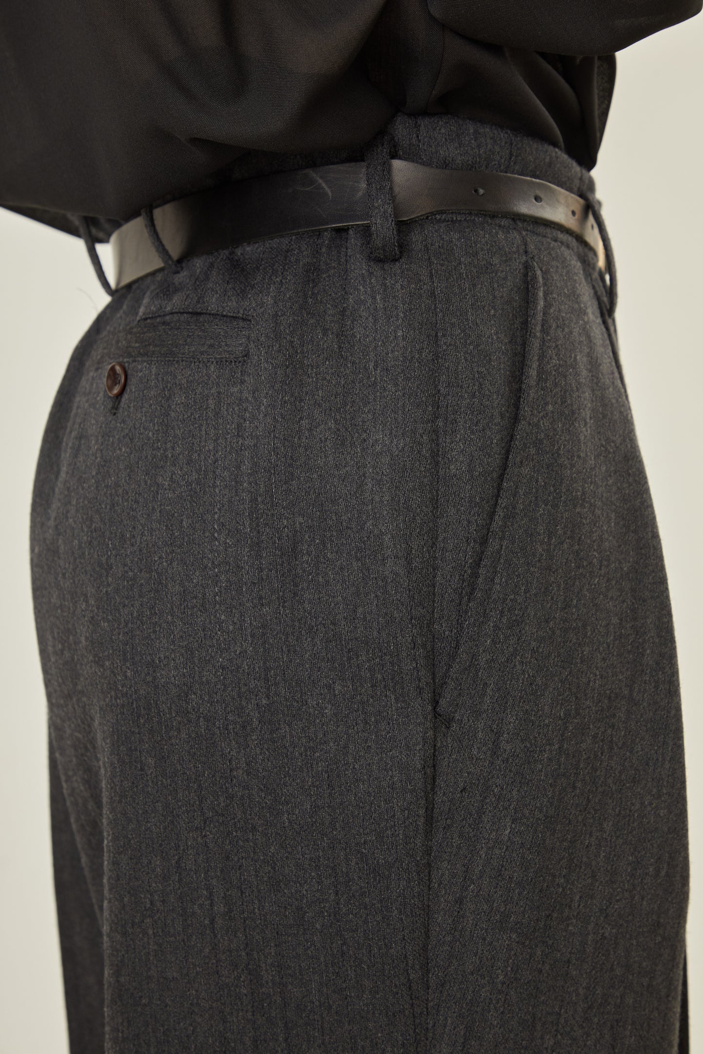 i'm here : " ONE " TUCK : VENETIAN PANTS