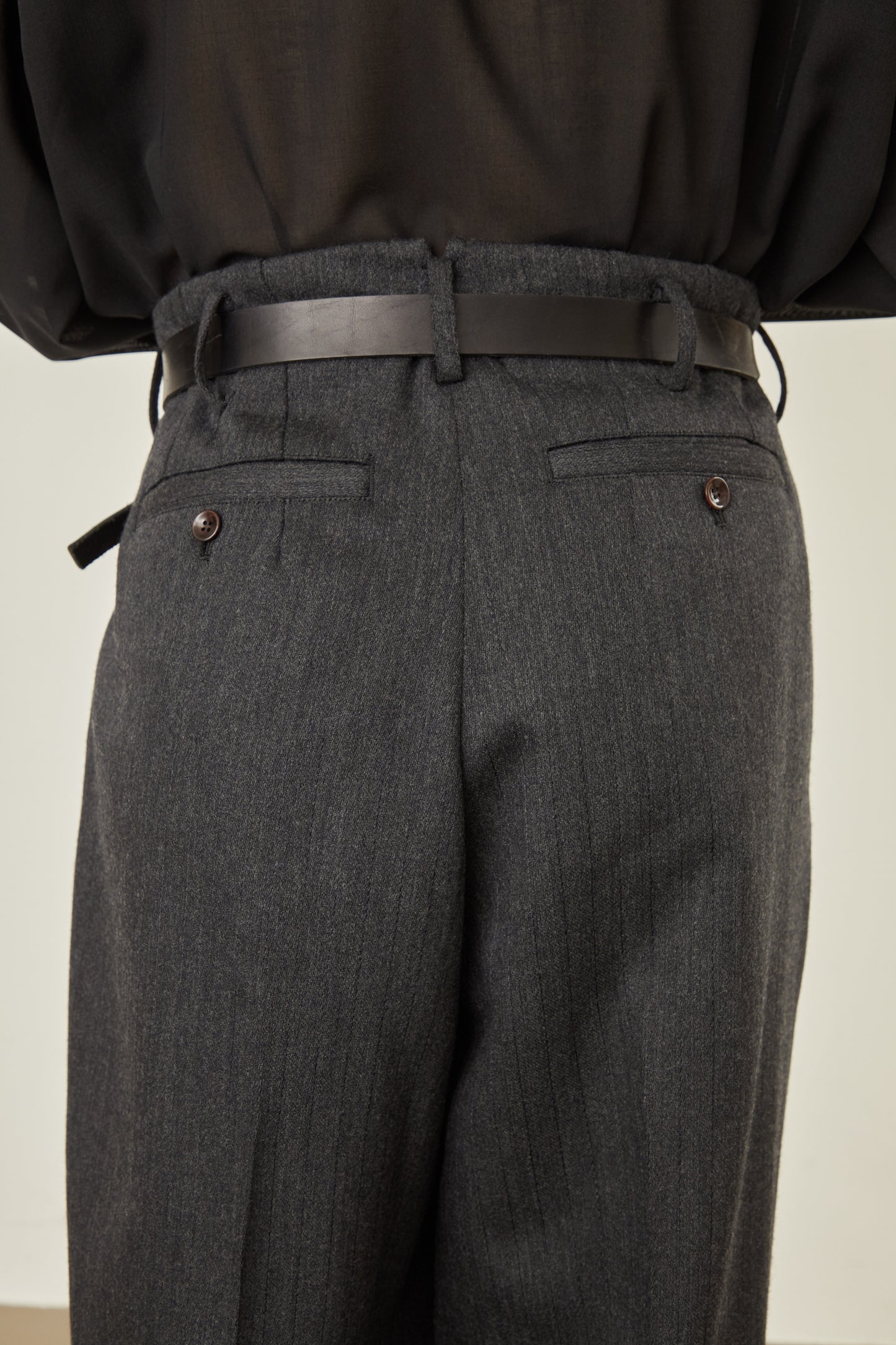 i'm here : " ONE " TUCK : VENETIAN PANTS