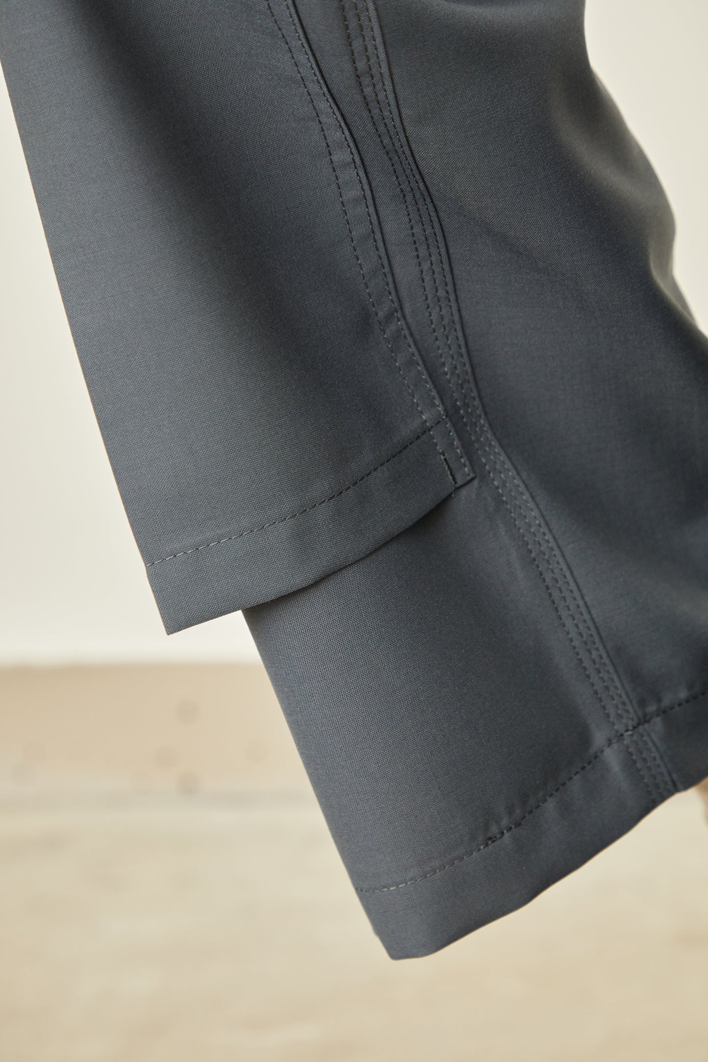 i'm here : UN(I)FORM : PAINTER`S SLACKS PANTS