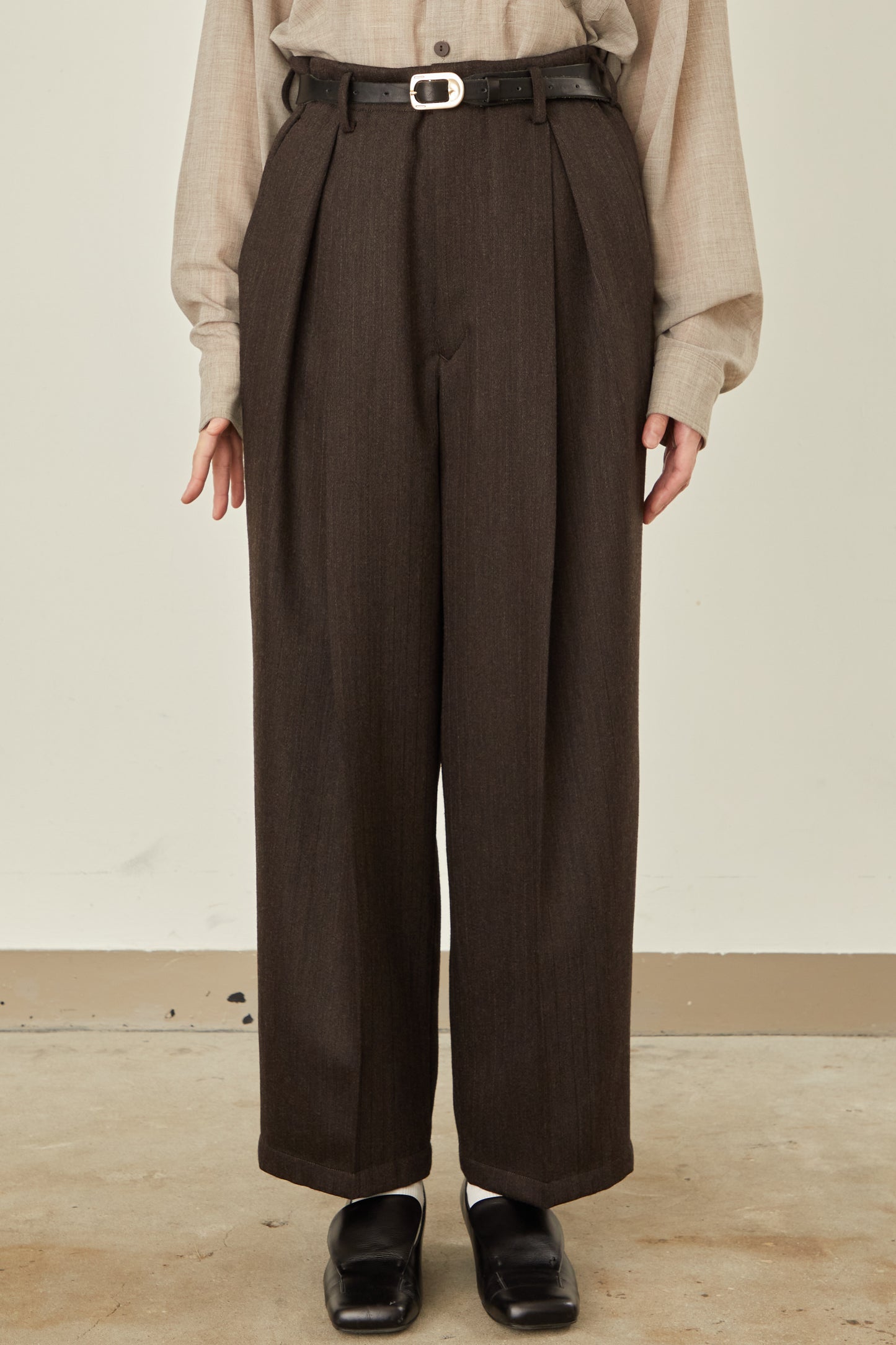 i'm here : " ONE " TUCK : VENETIAN PANTS