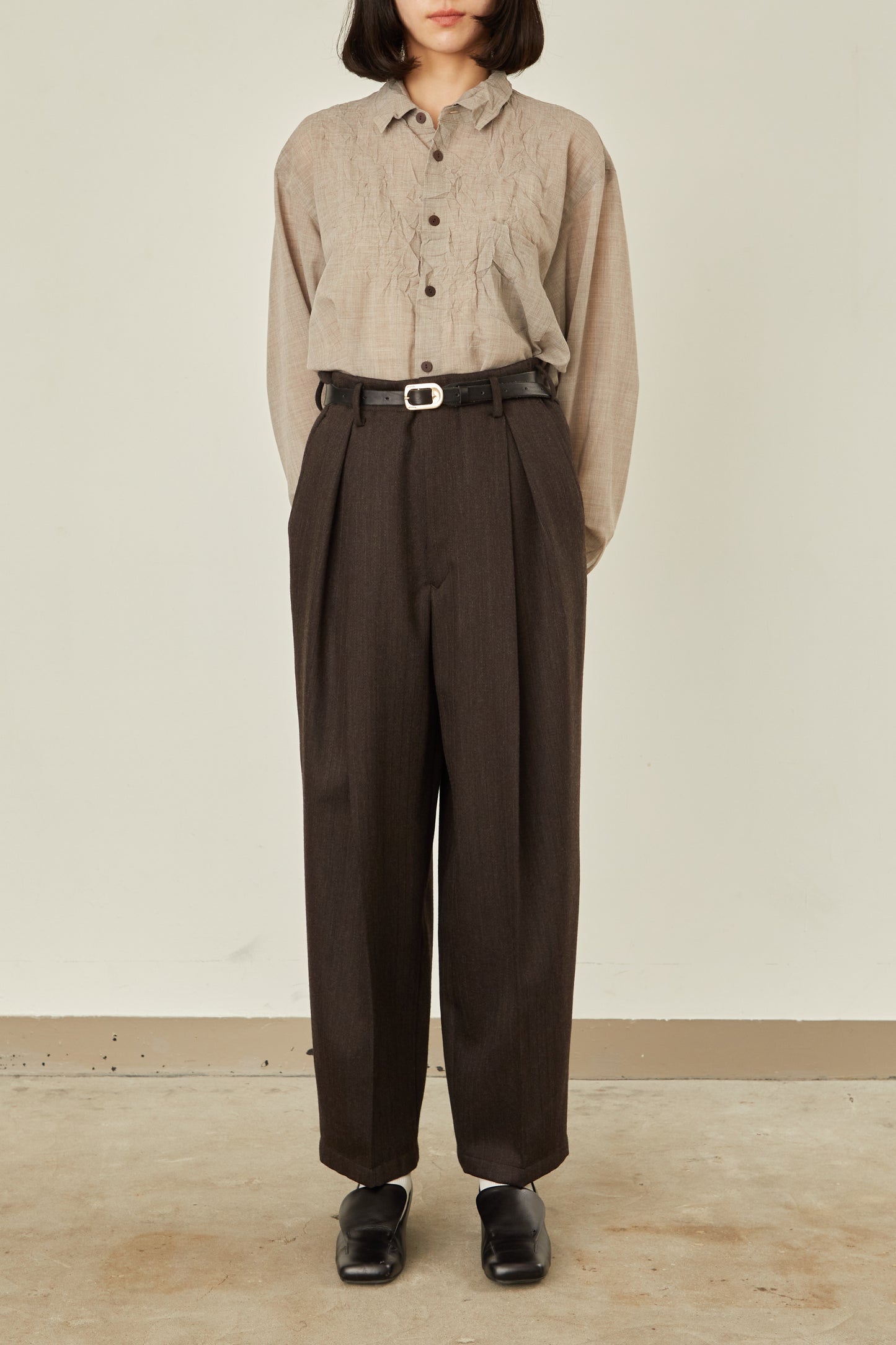 i'm here : " ONE " TUCK : VENETIAN PANTS