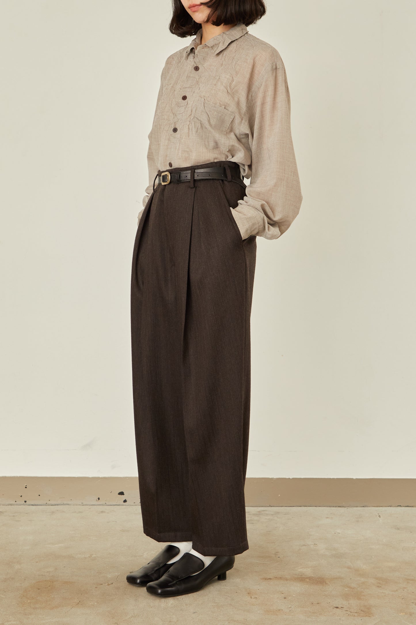 i'm here : " ONE " TUCK : VENETIAN PANTS