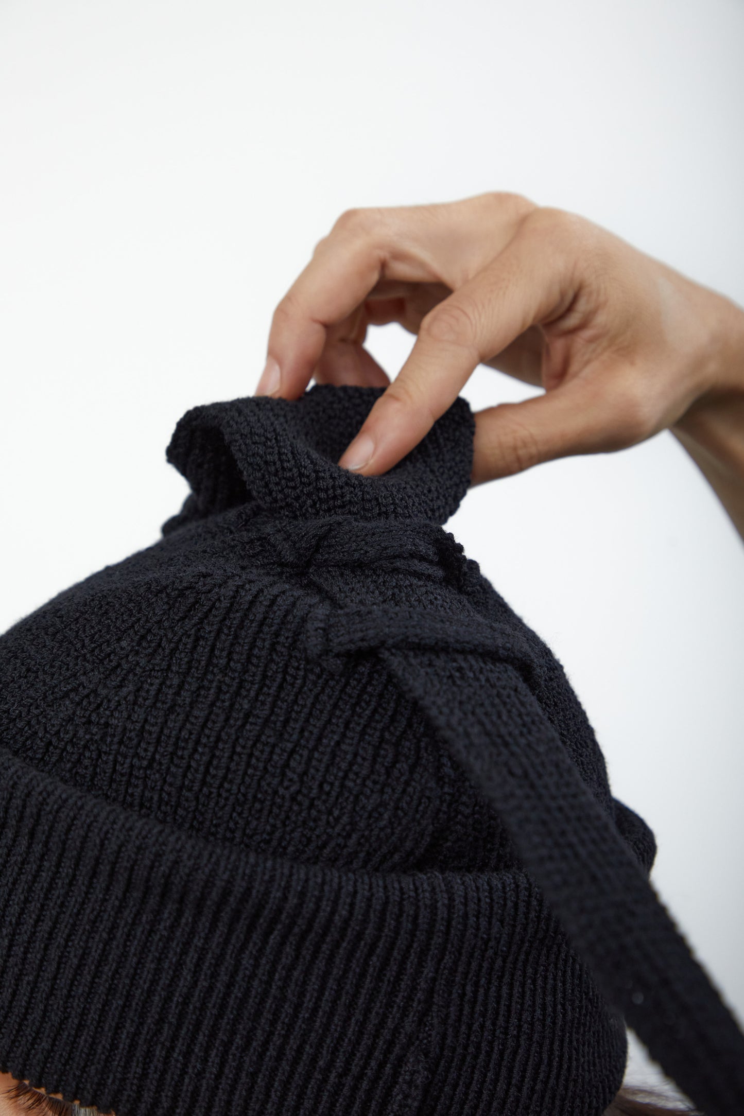 Pull - tab : EAR MUFFS KNIT CAP