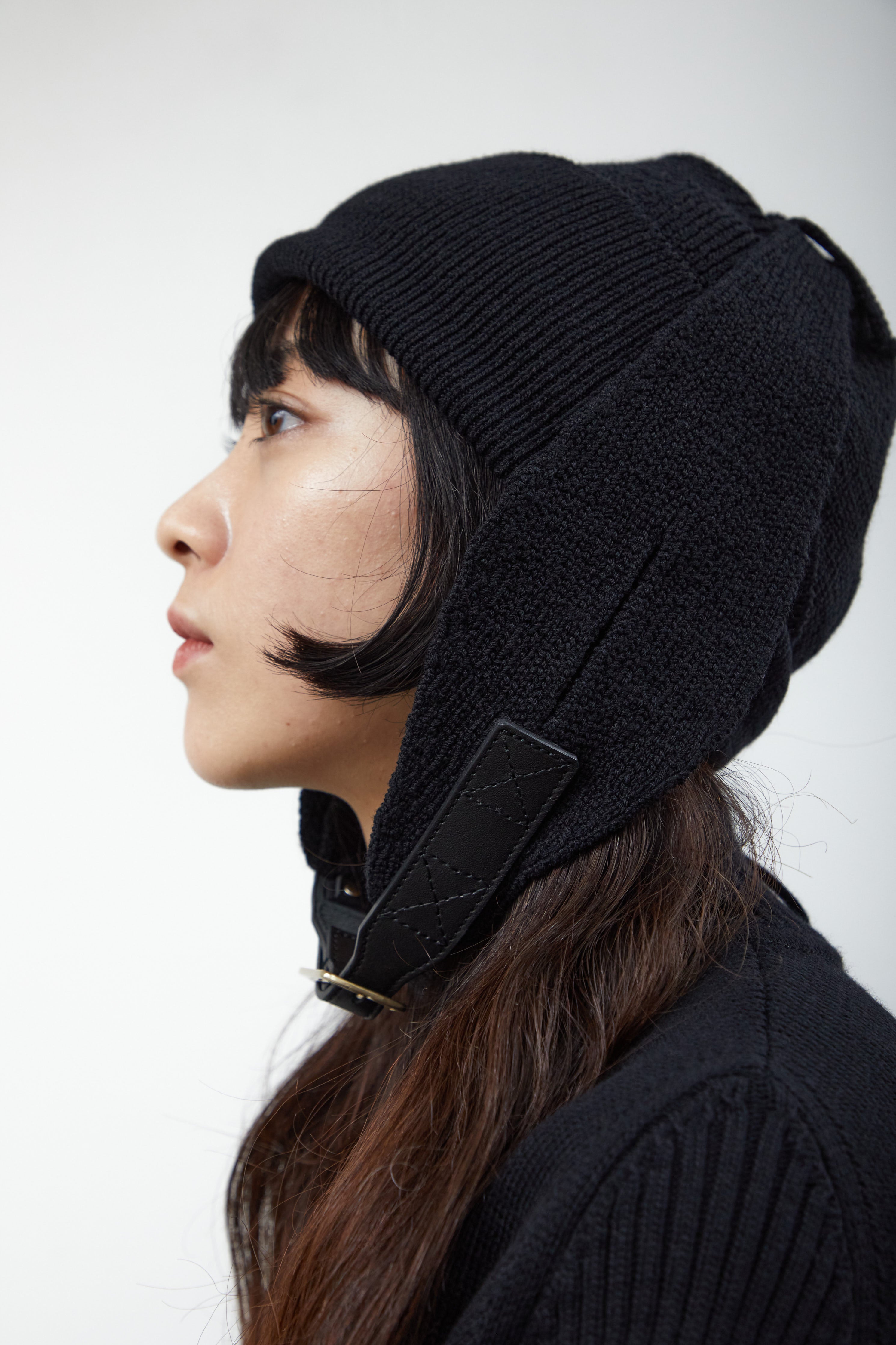 Pull - tab : EAR MUFFS KNIT CAP