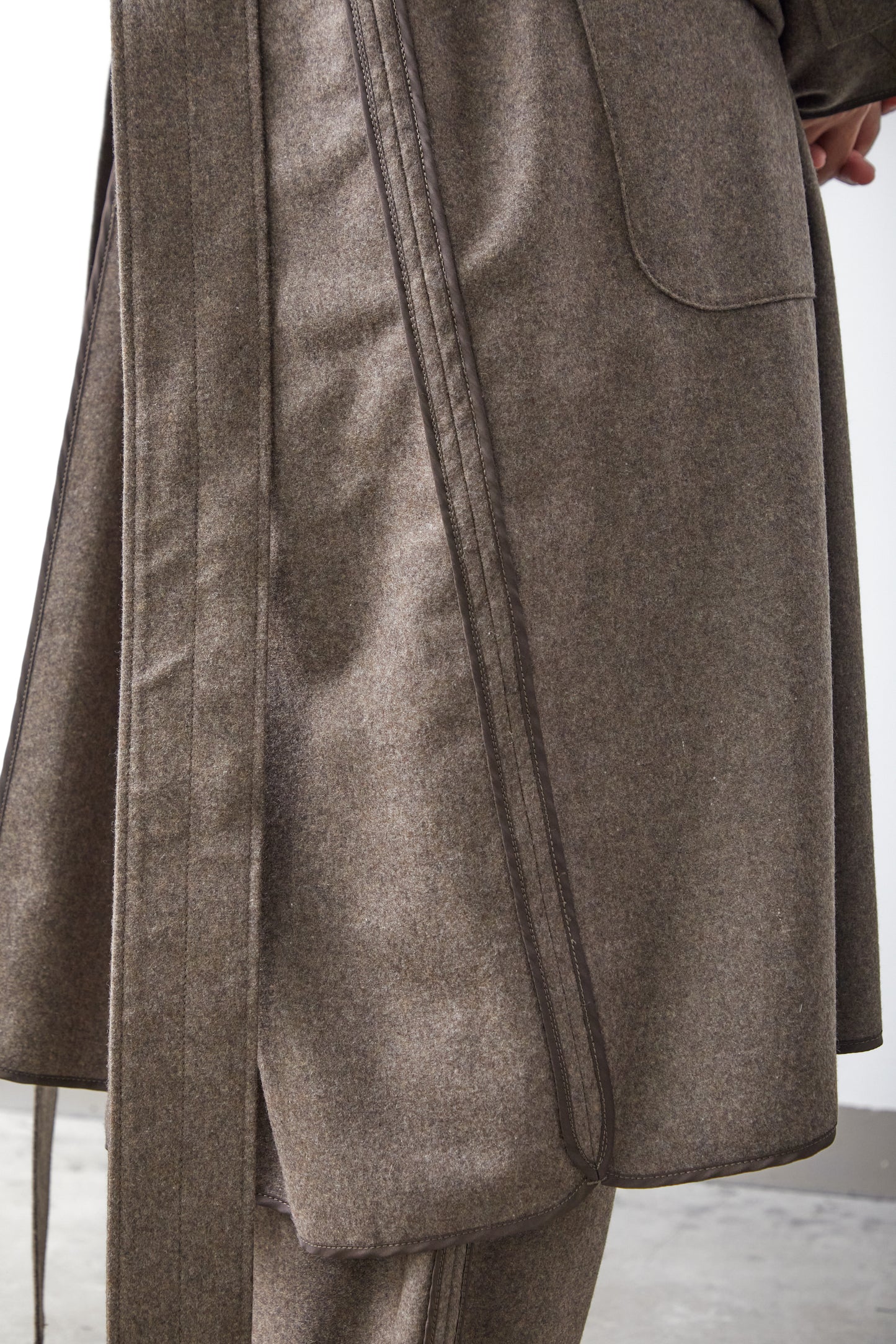 with PIPING : LIGHT MELTON COAT