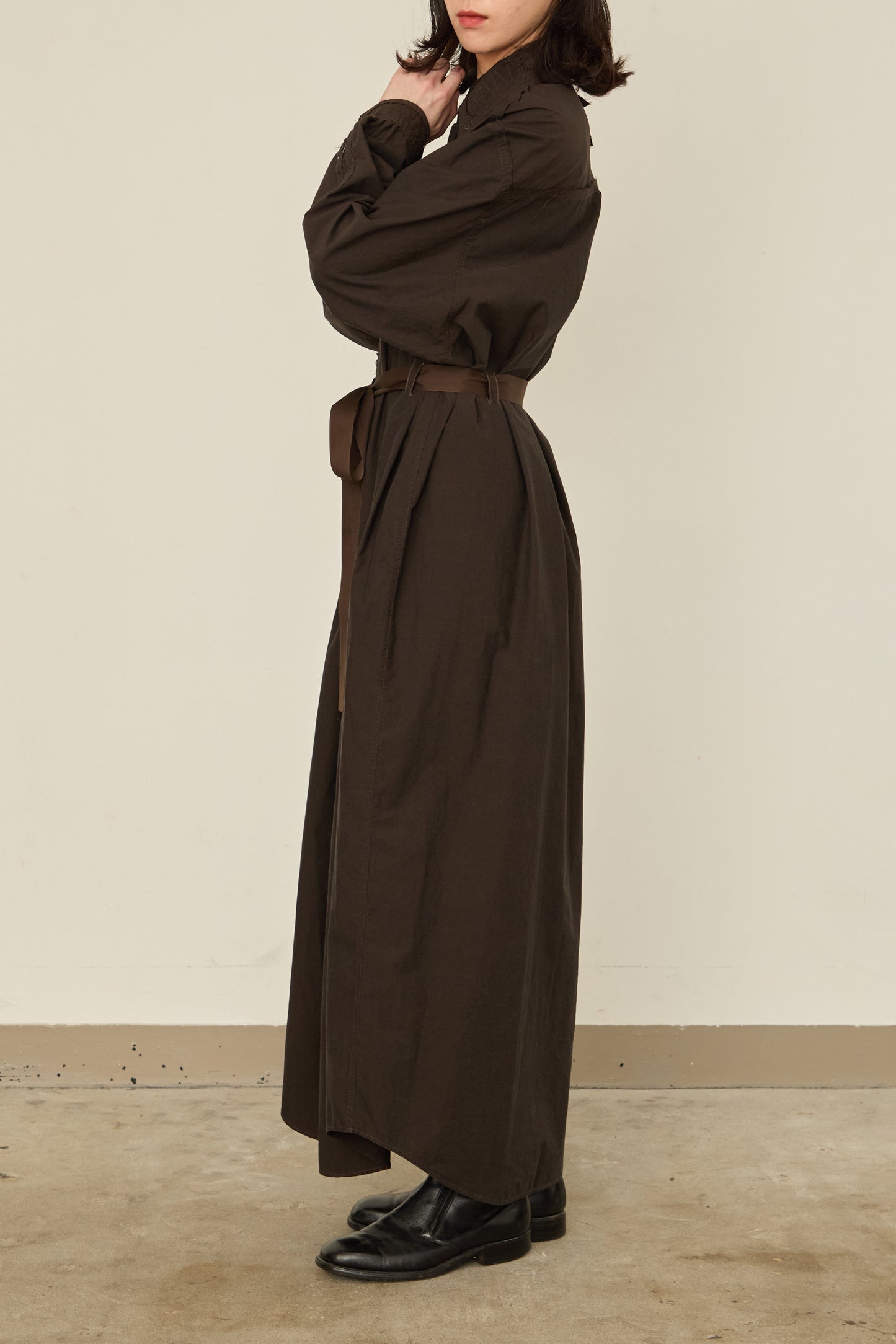 i'm here : " CUT OFF " SHIRT : ONE PIECE / BROWN