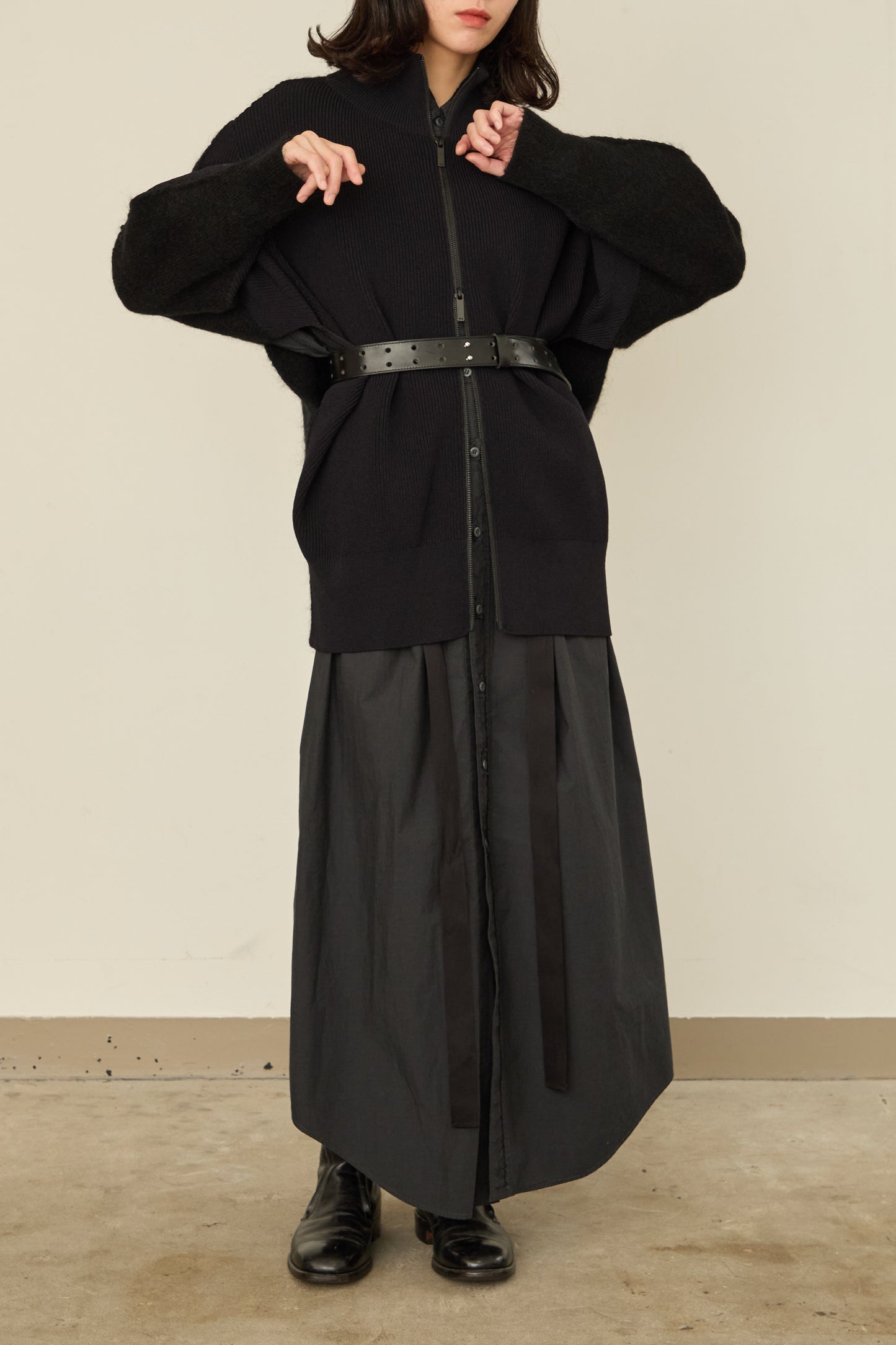 i'm here : " SWITCH " DRIVER`S KNIT : / BLACK