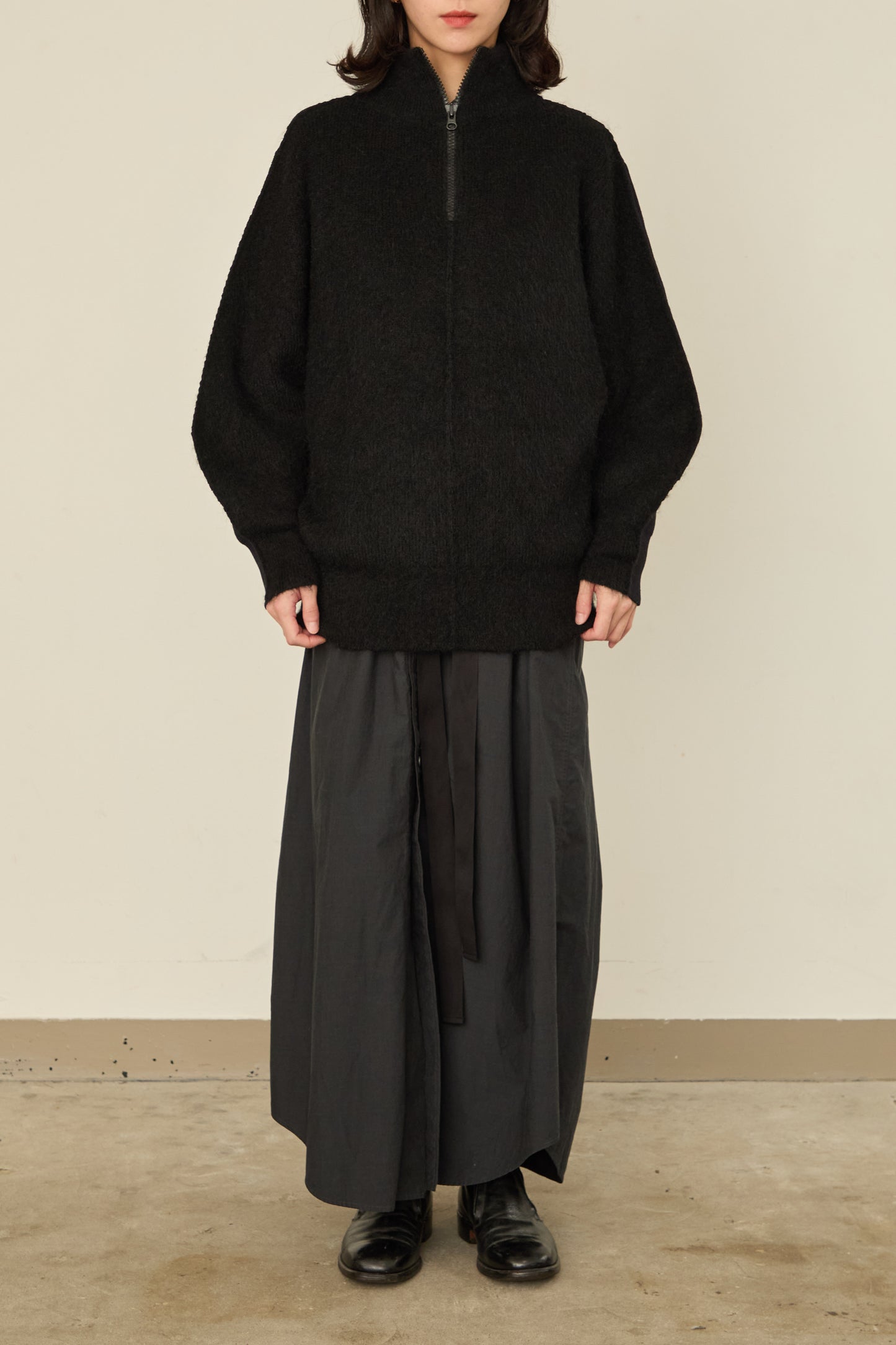 i'm here : " SWITCH " DRIVER`S KNIT : / BLACK