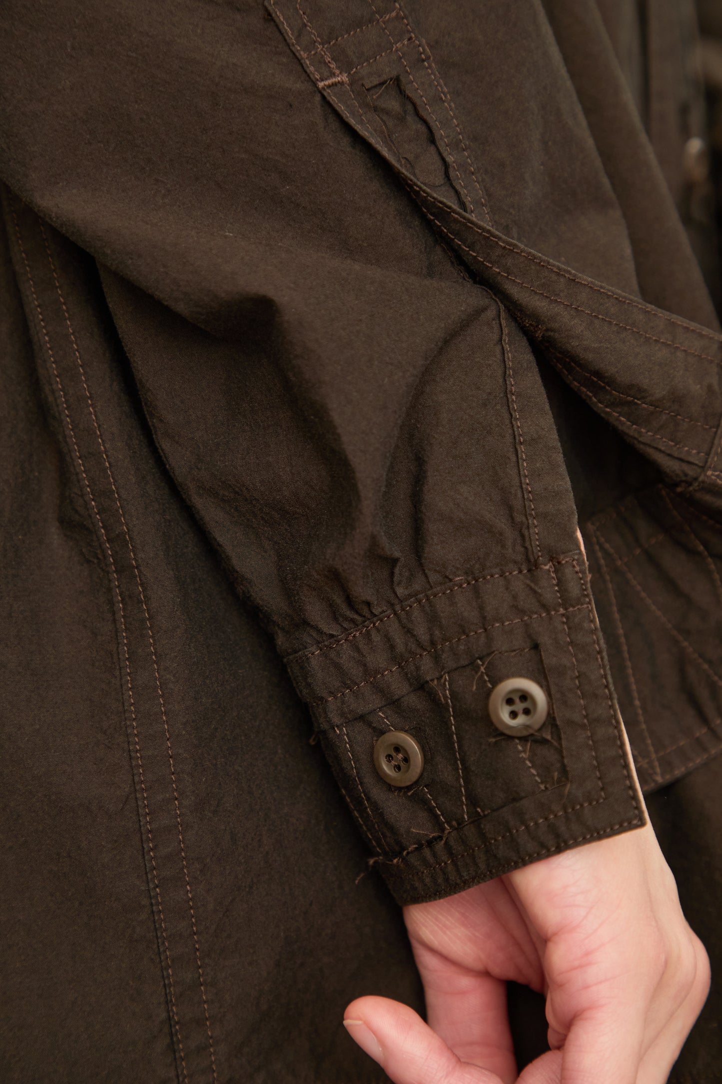 i'm here : " CUT OFF " SHIRT : / BROWN