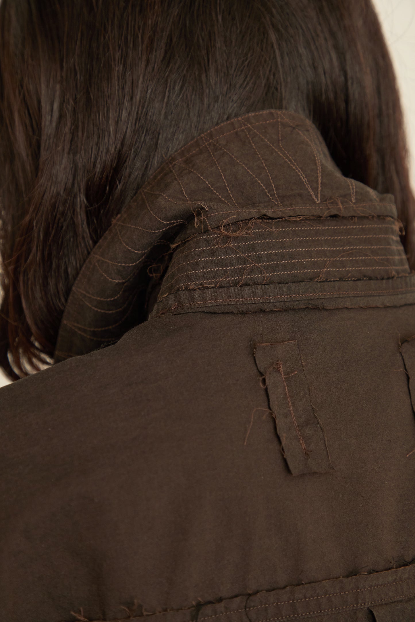 i'm here : " CUT OFF " SHIRT : / BROWN
