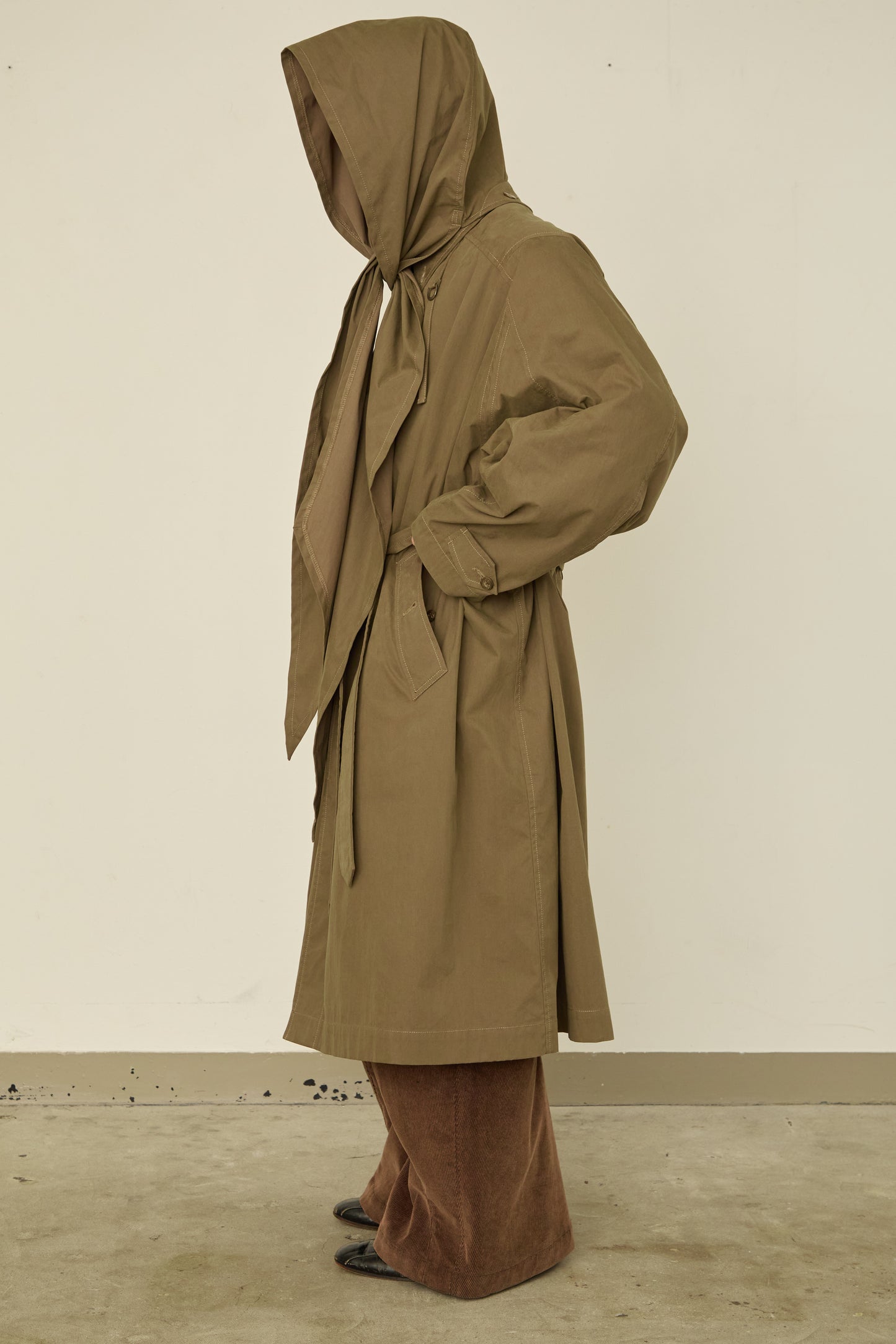 i'm here : HAOLI TRENCH COAT : / KHAKI