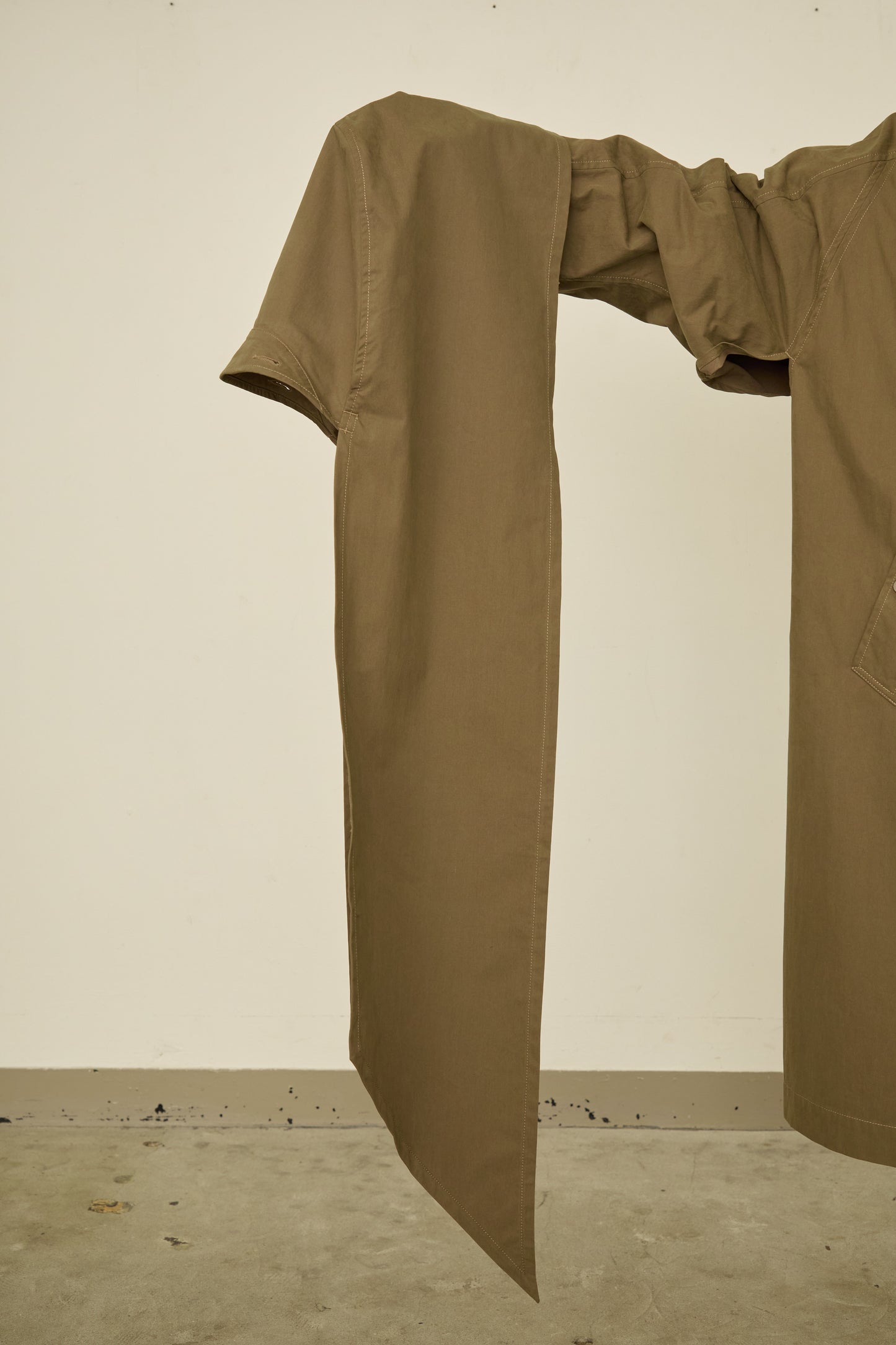 i'm here : HAOLI TRENCH COAT : / KHAKI