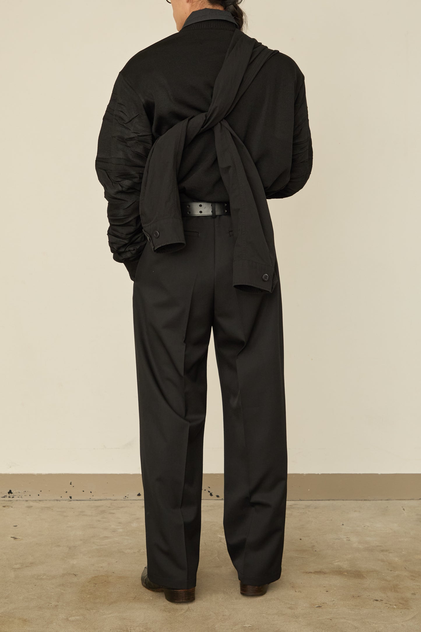 i'm here : " SLEEVE "  BAG : / BLACK