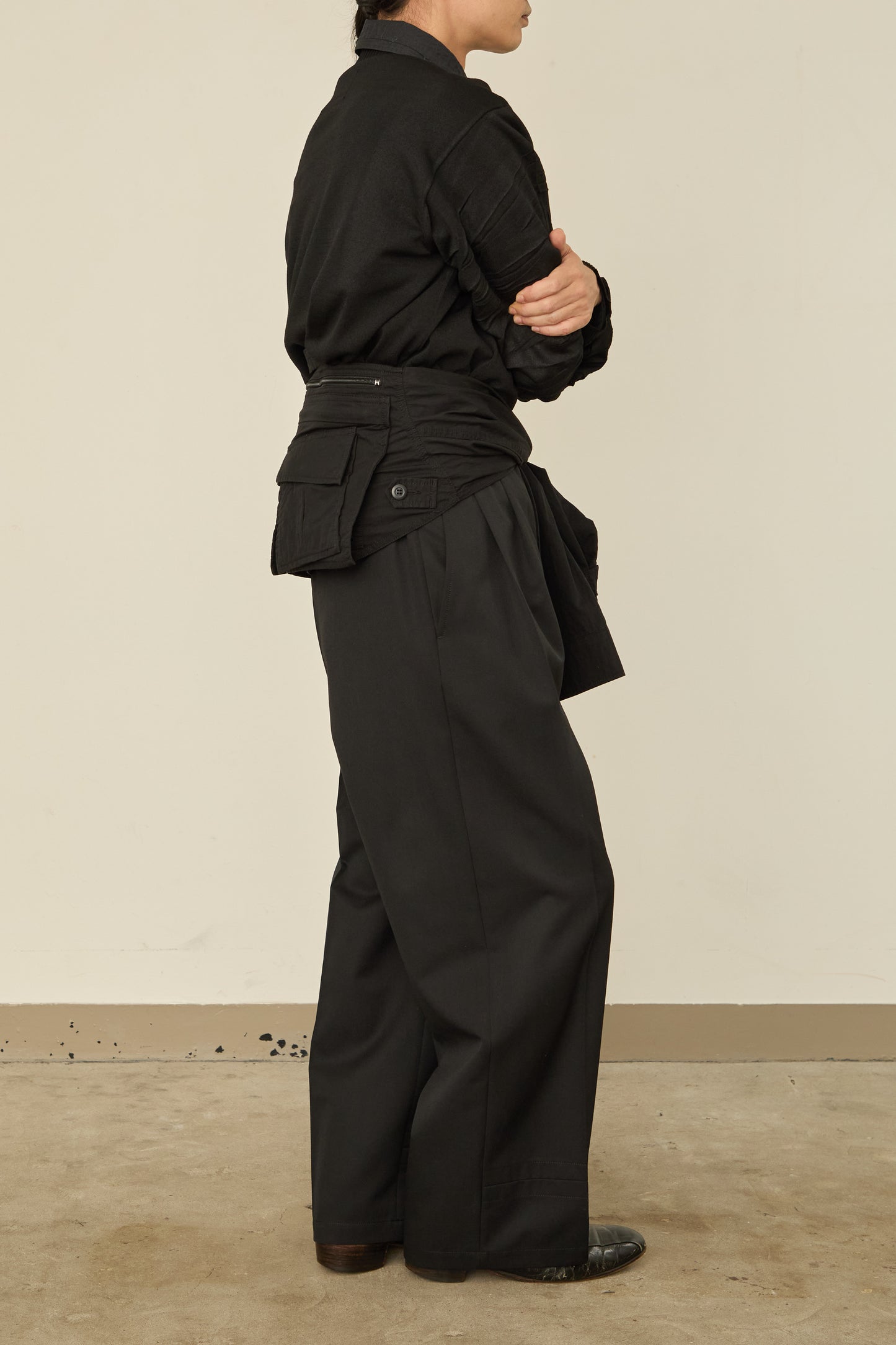 i'm here : " SLEEVE "  BAG : / BLACK