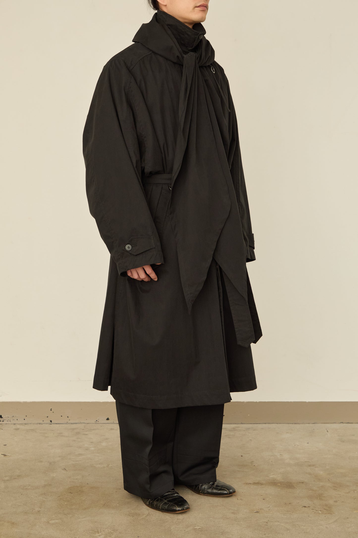 i'm here : HAOLI TRENCH COAT : / BLACK