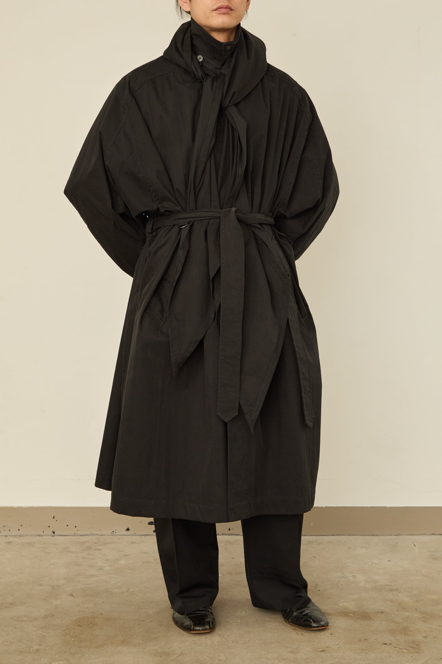 i'm here : HAOLI TRENCH COAT : / BLACK
