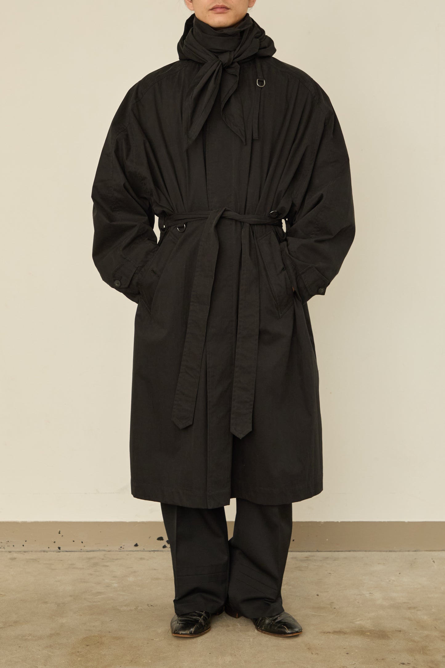 i'm here : HAOLI TRENCH COAT : / BLACK