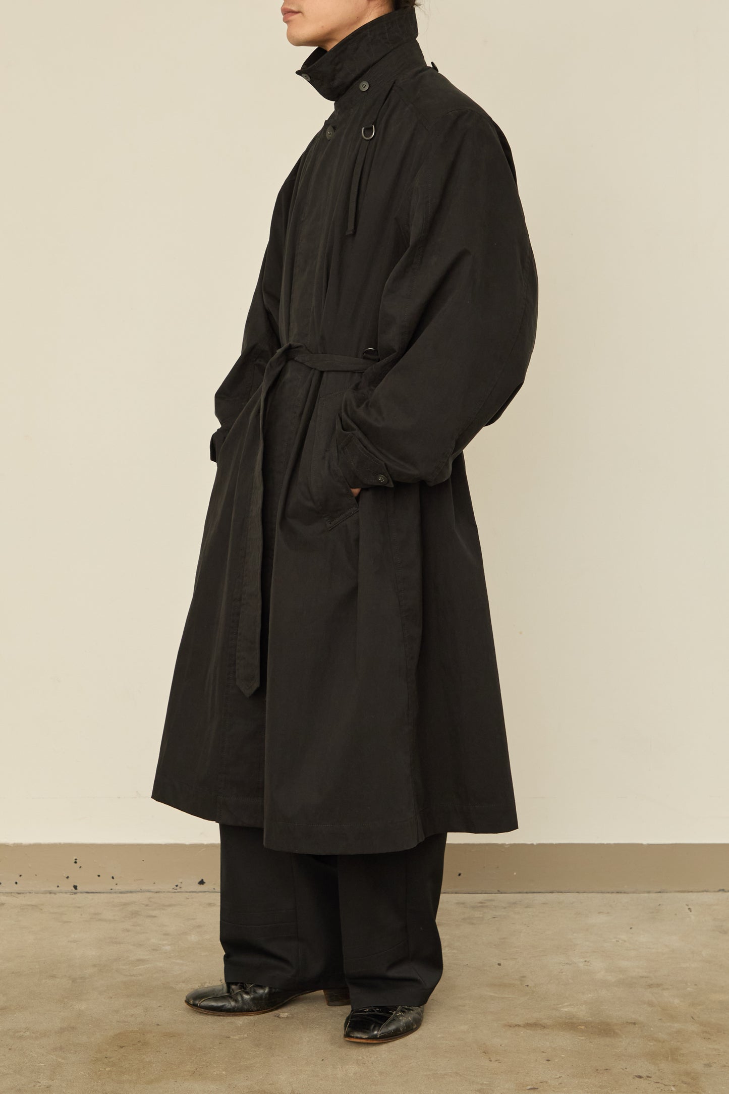 i'm here : HAOLI TRENCH COAT : / BLACK