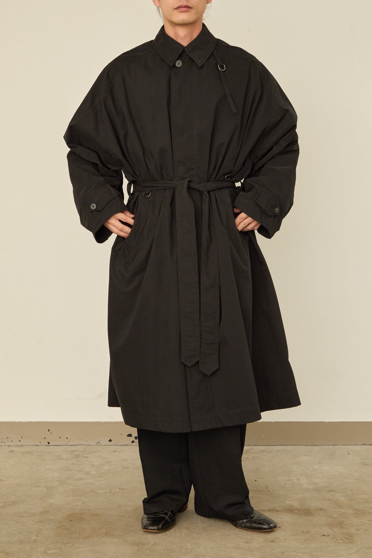 i'm here : HAOLI TRENCH COAT : / BLACK