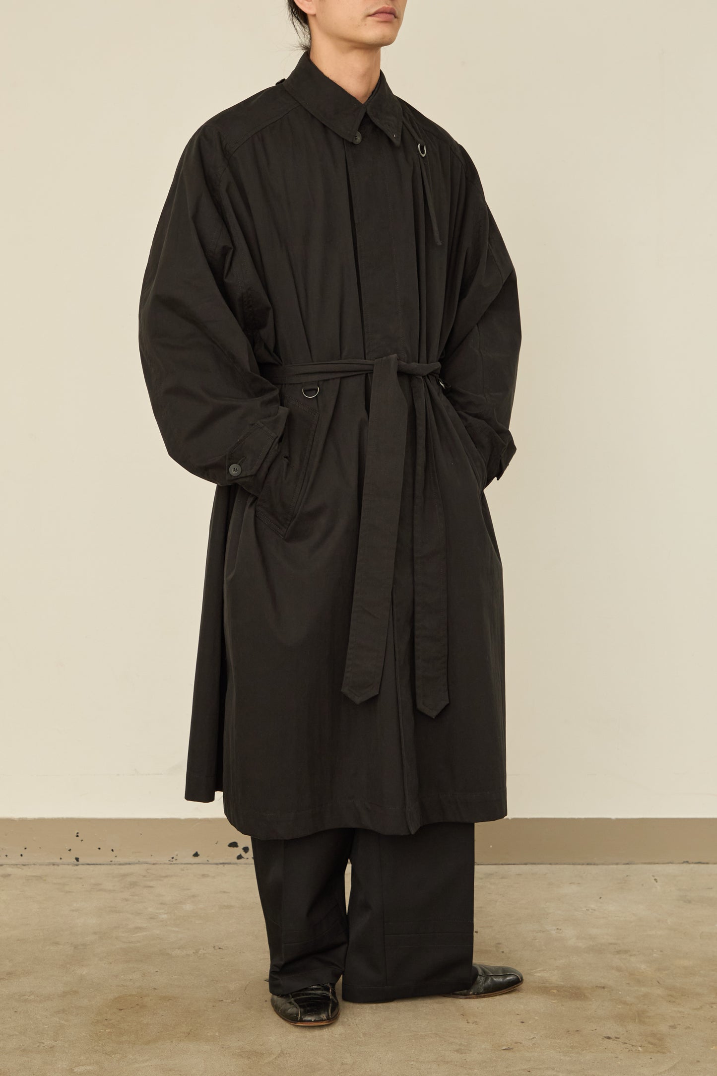 i'm here : HAOLI TRENCH COAT : / BLACK
