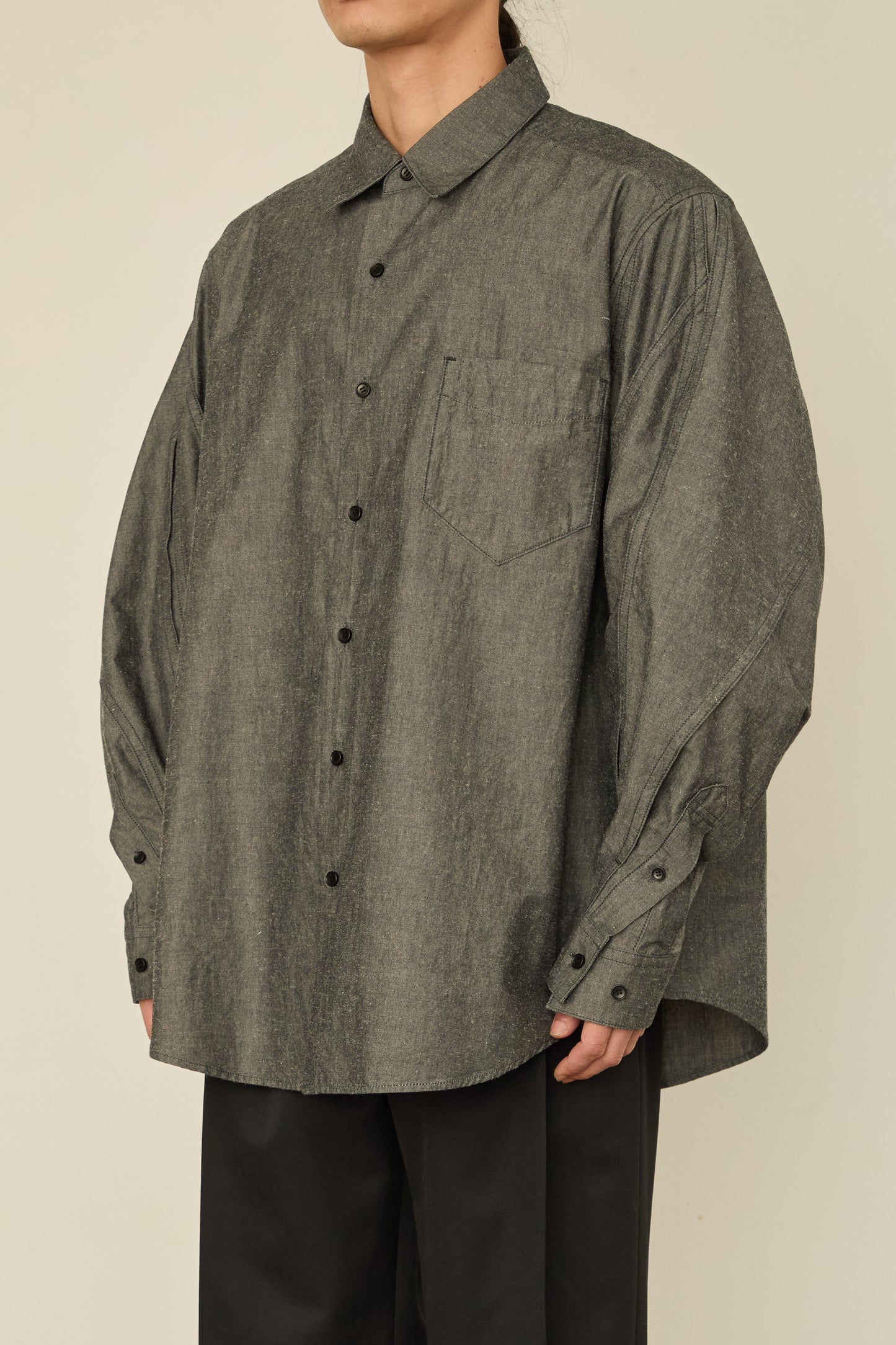 i'm here : " TWIST " SLEEVE SHIRT : / BLACK