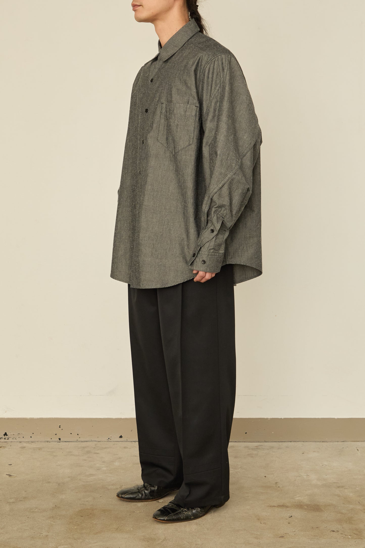 i'm here : " TWIST " SLEEVE SHIRT : / BLACK