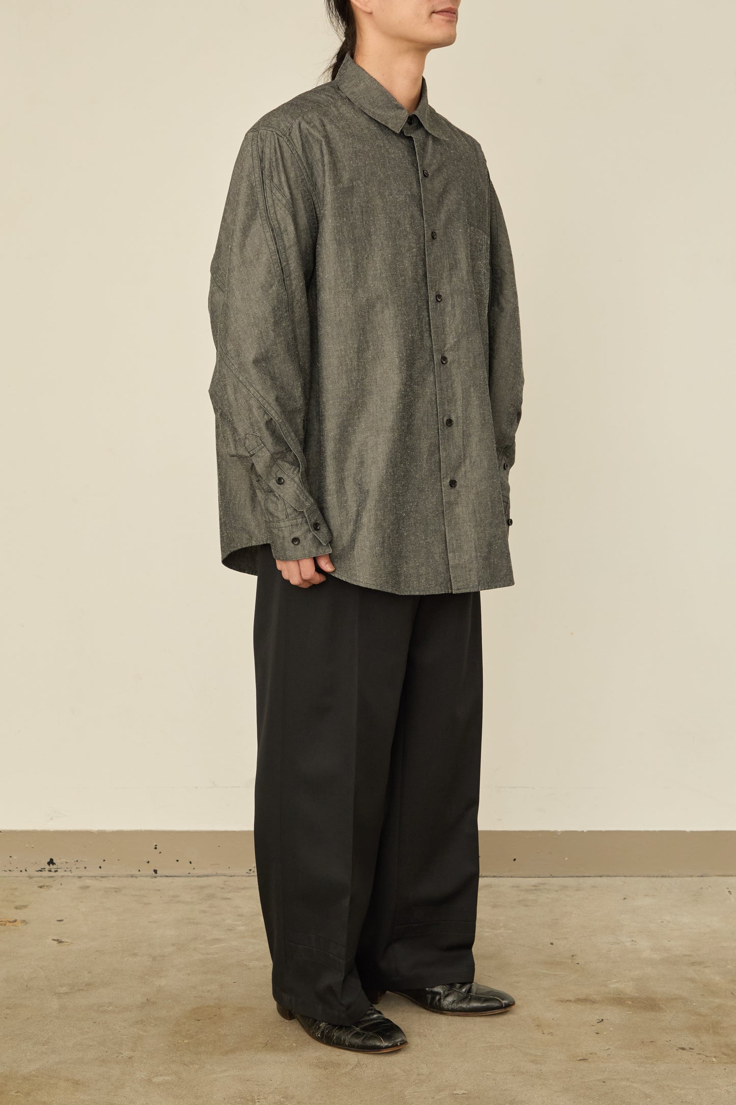 i'm here : " TWIST " SLEEVE SHIRT : / BLACK