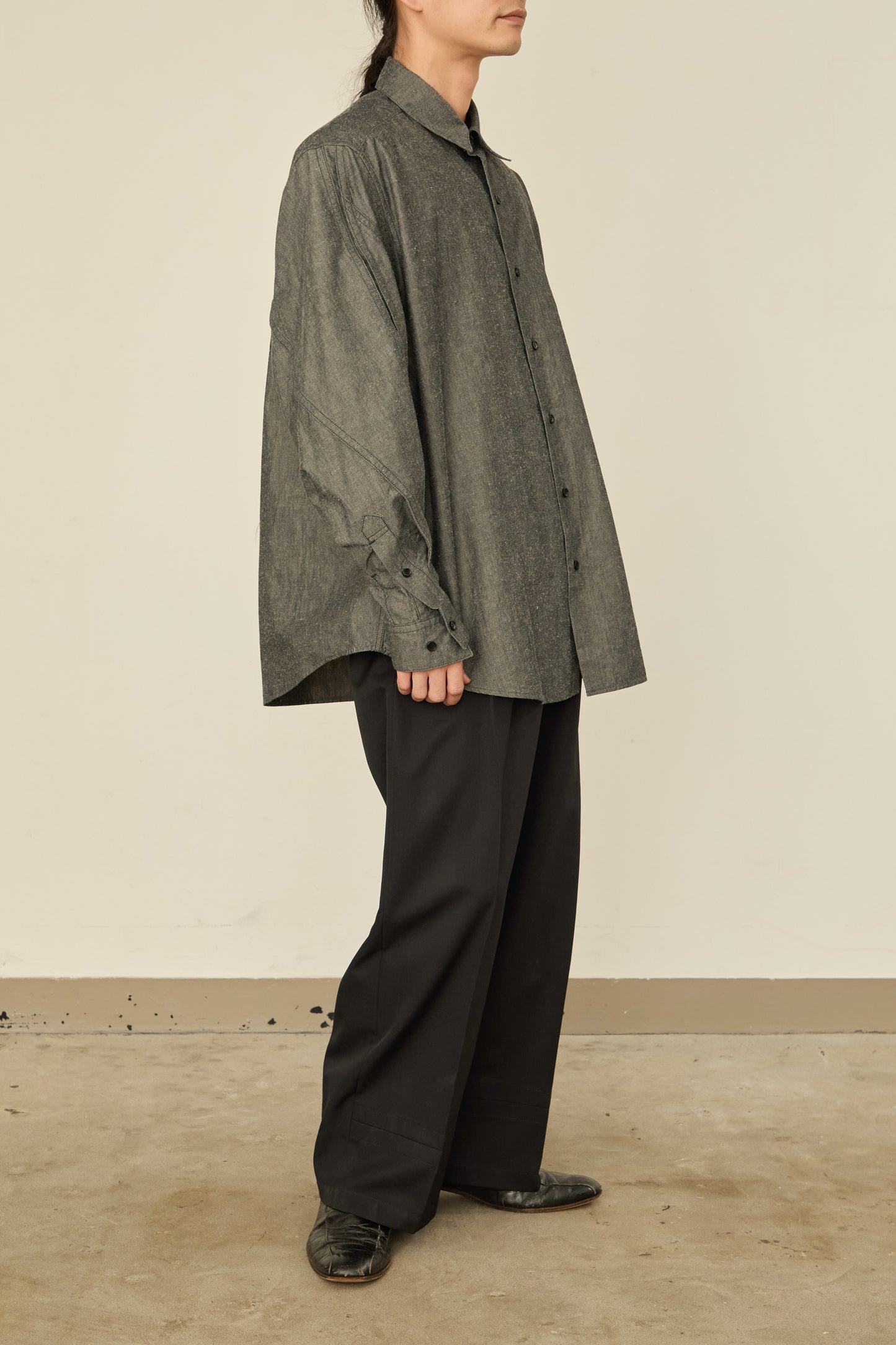i'm here : " TWIST " SLEEVE SHIRT : / BLACK
