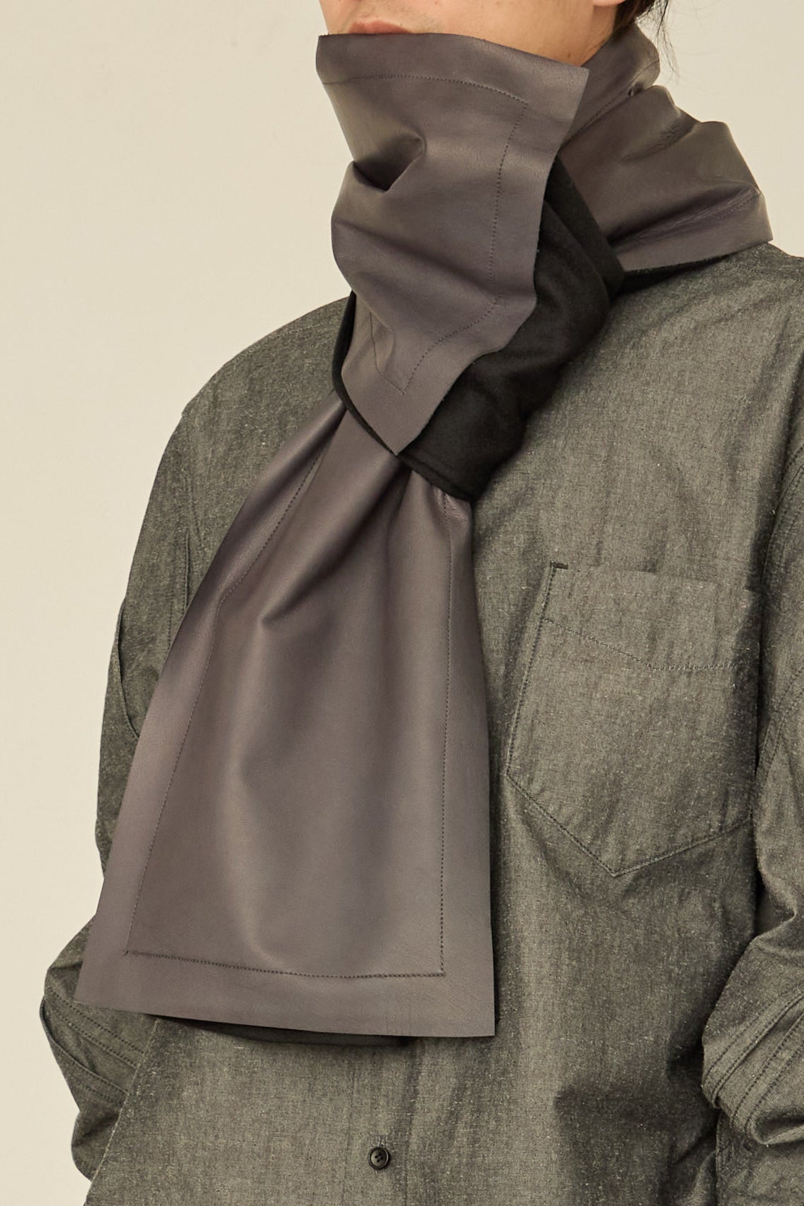 i'm here : " LEATHER " SCARF : / GRAY
