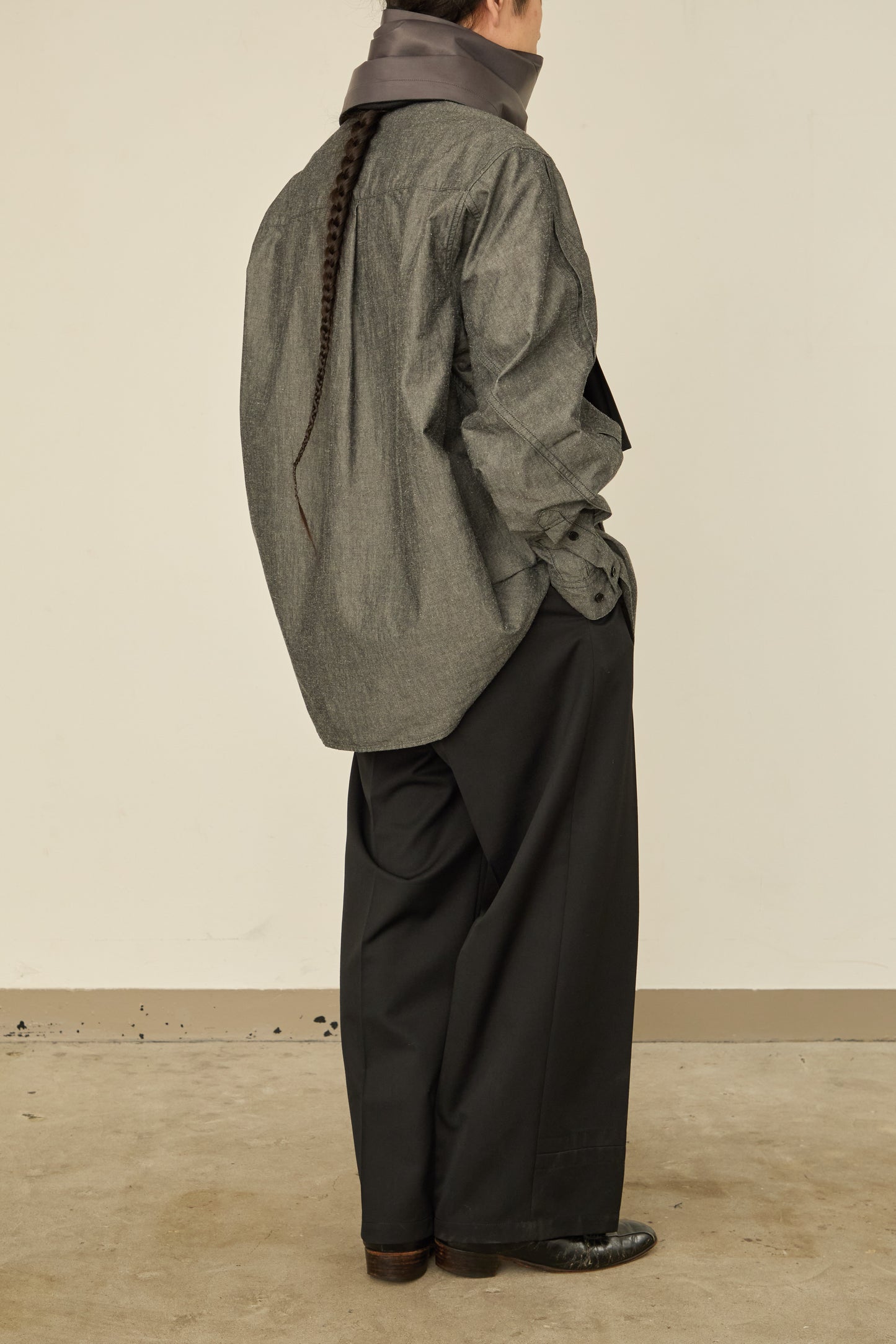 i'm here : " LEATHER " SCARF : / GRAY