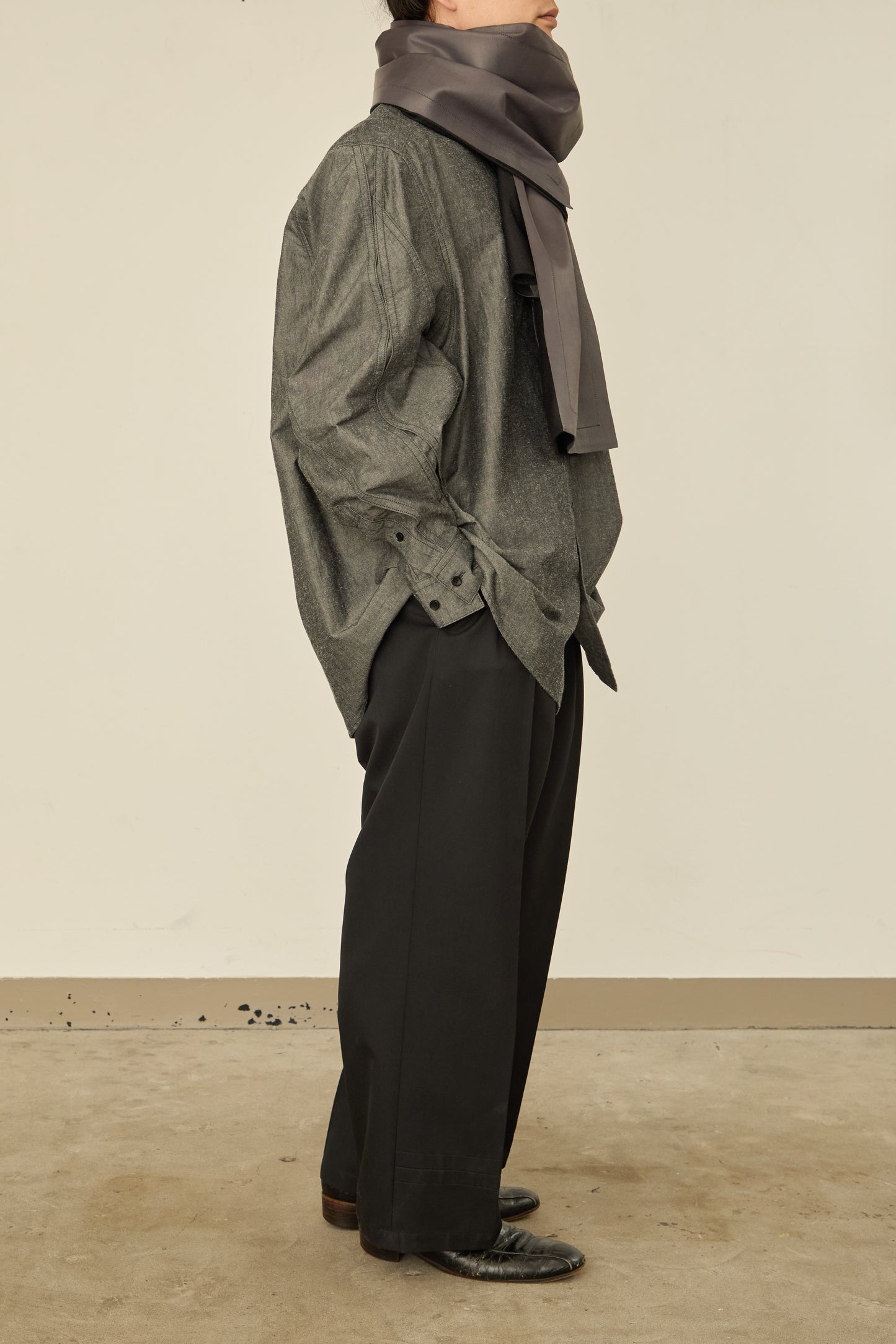 i'm here : " LEATHER " SCARF : / GRAY