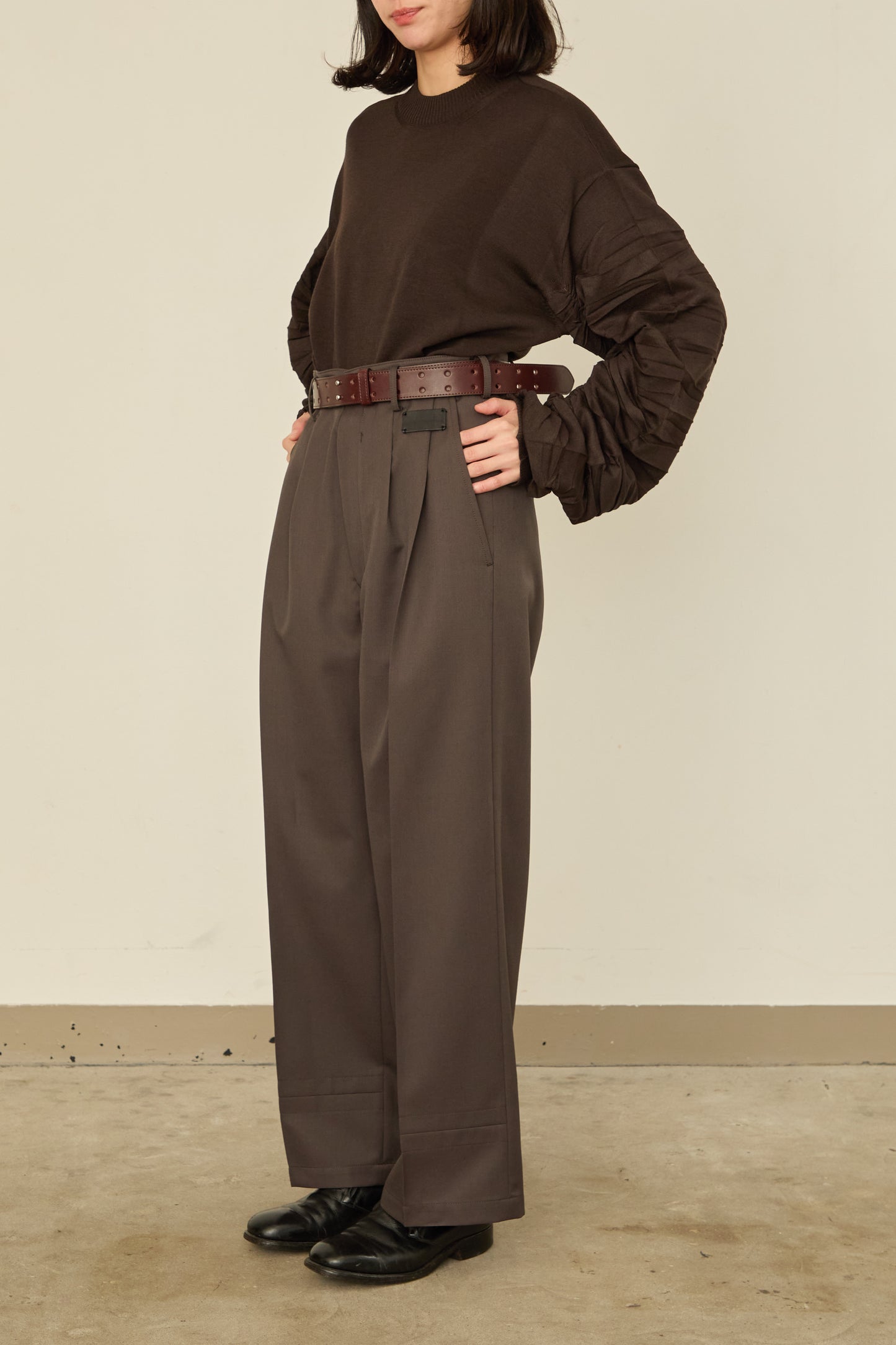i'm here :  UN(I)FORM PANTS : / BROWN