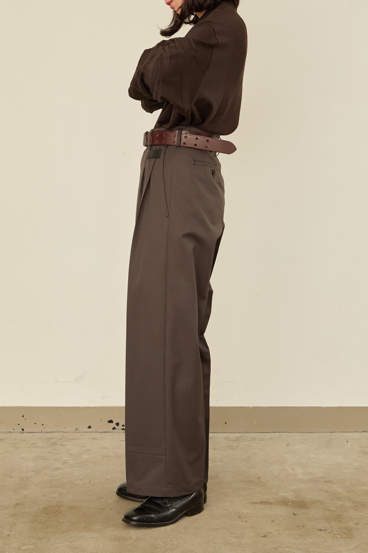 i'm here :  UN(I)FORM PANTS : / BROWN