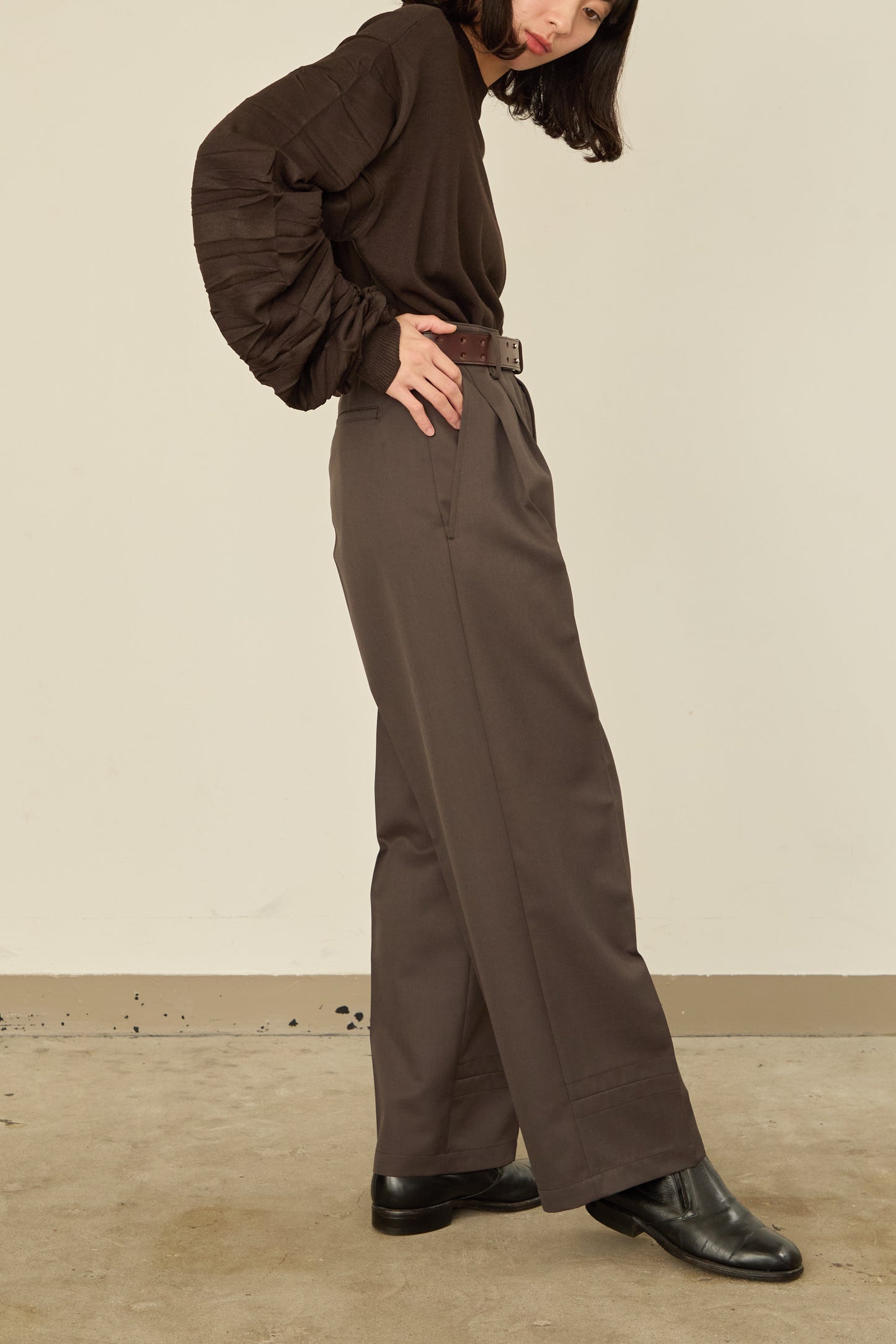 i'm here :  UN(I)FORM PANTS : / BROWN
