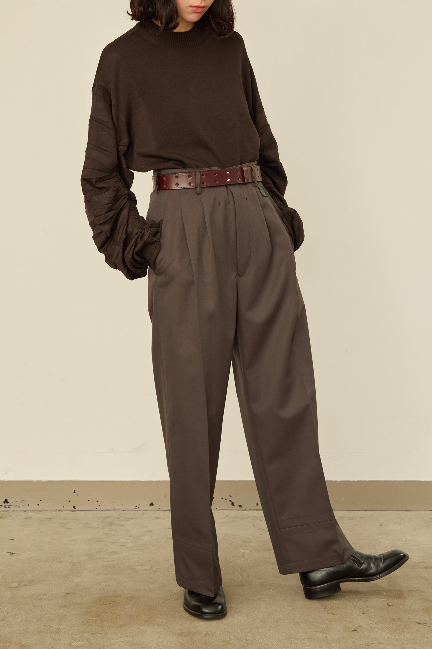 i'm here :  UN(I)FORM PANTS : / BROWN
