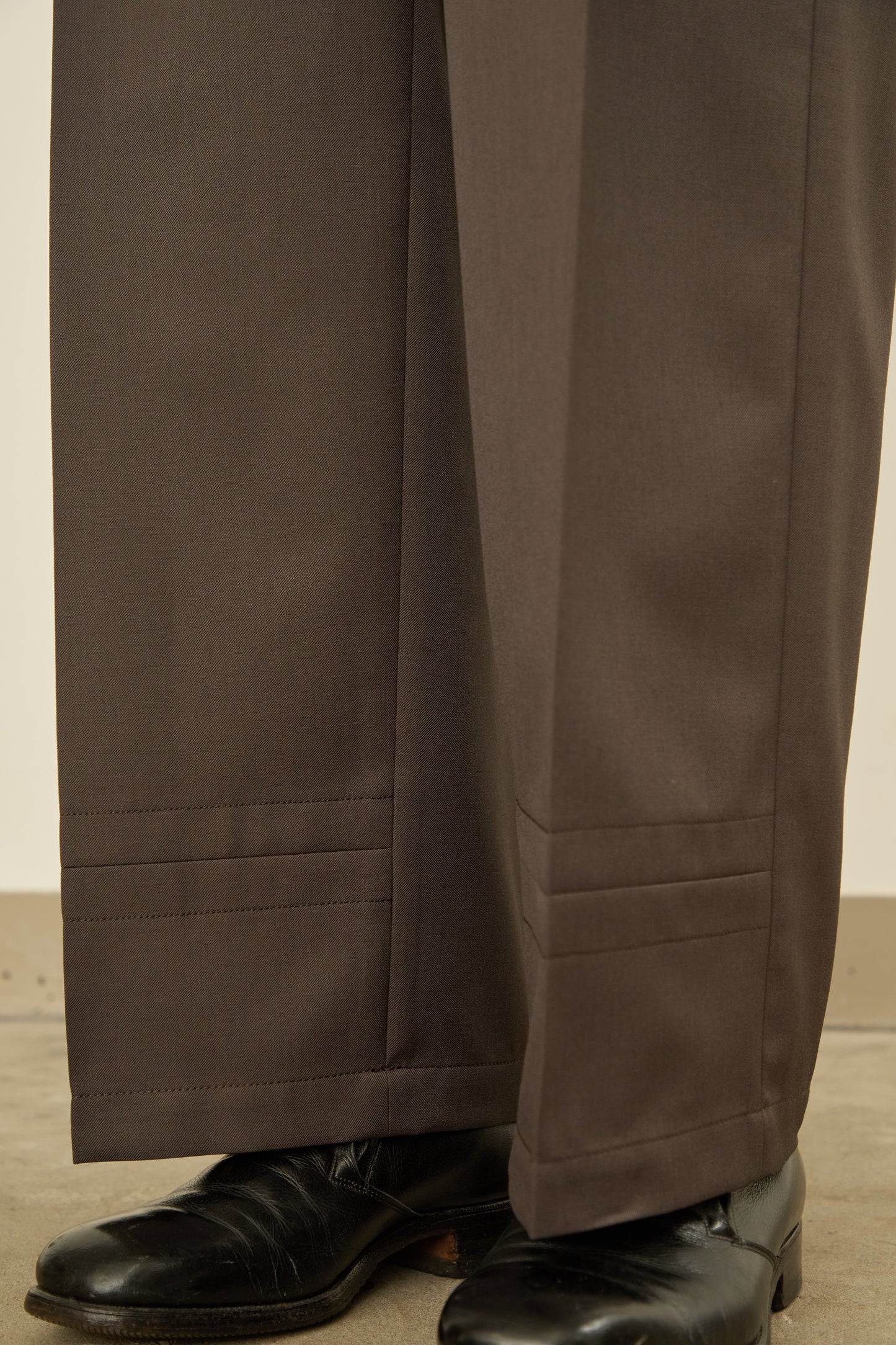 i'm here :  UN(I)FORM PANTS : / GRAY