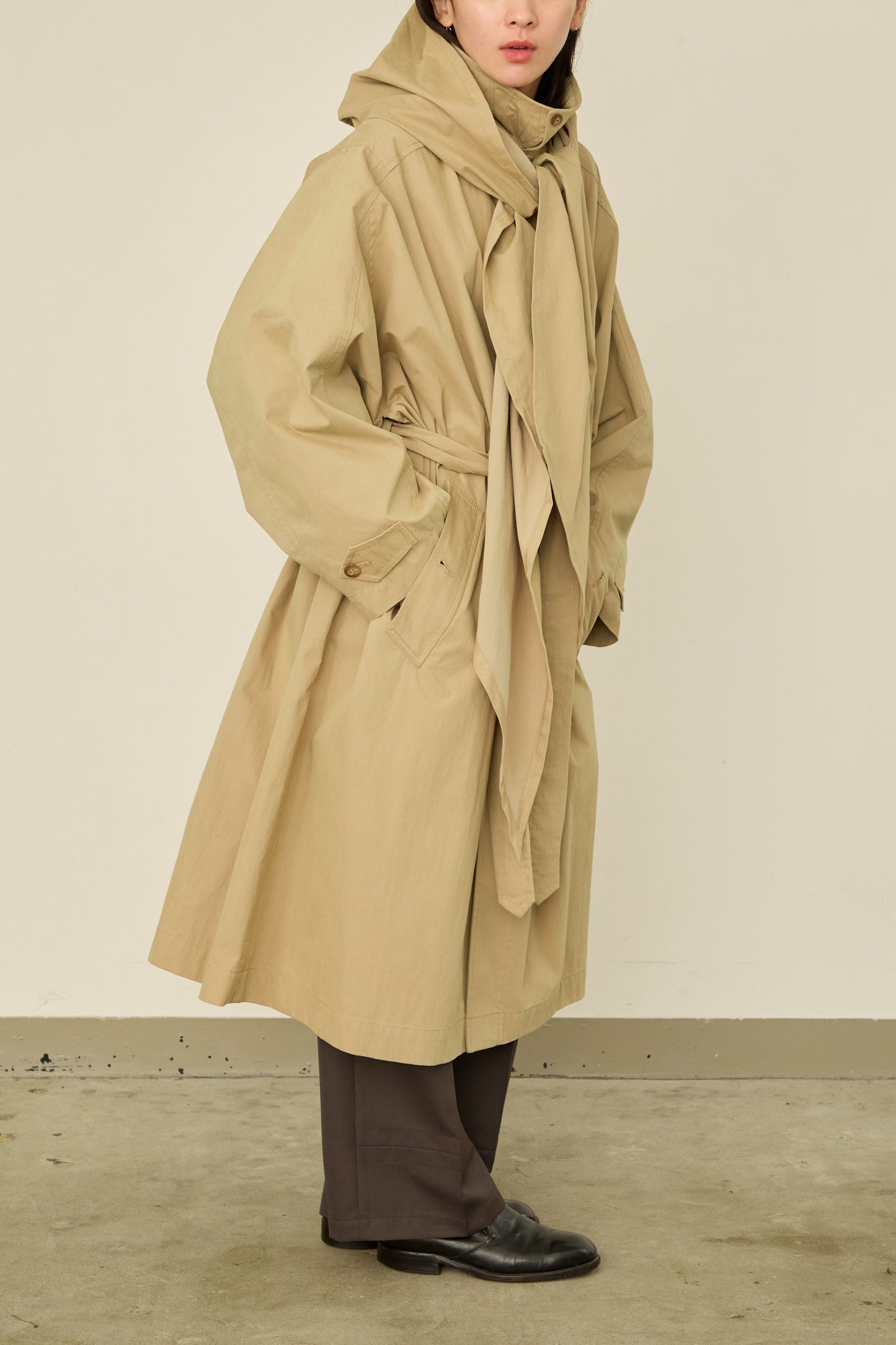 i'm here : HAOLI TRENCH COAT : / BEIGE