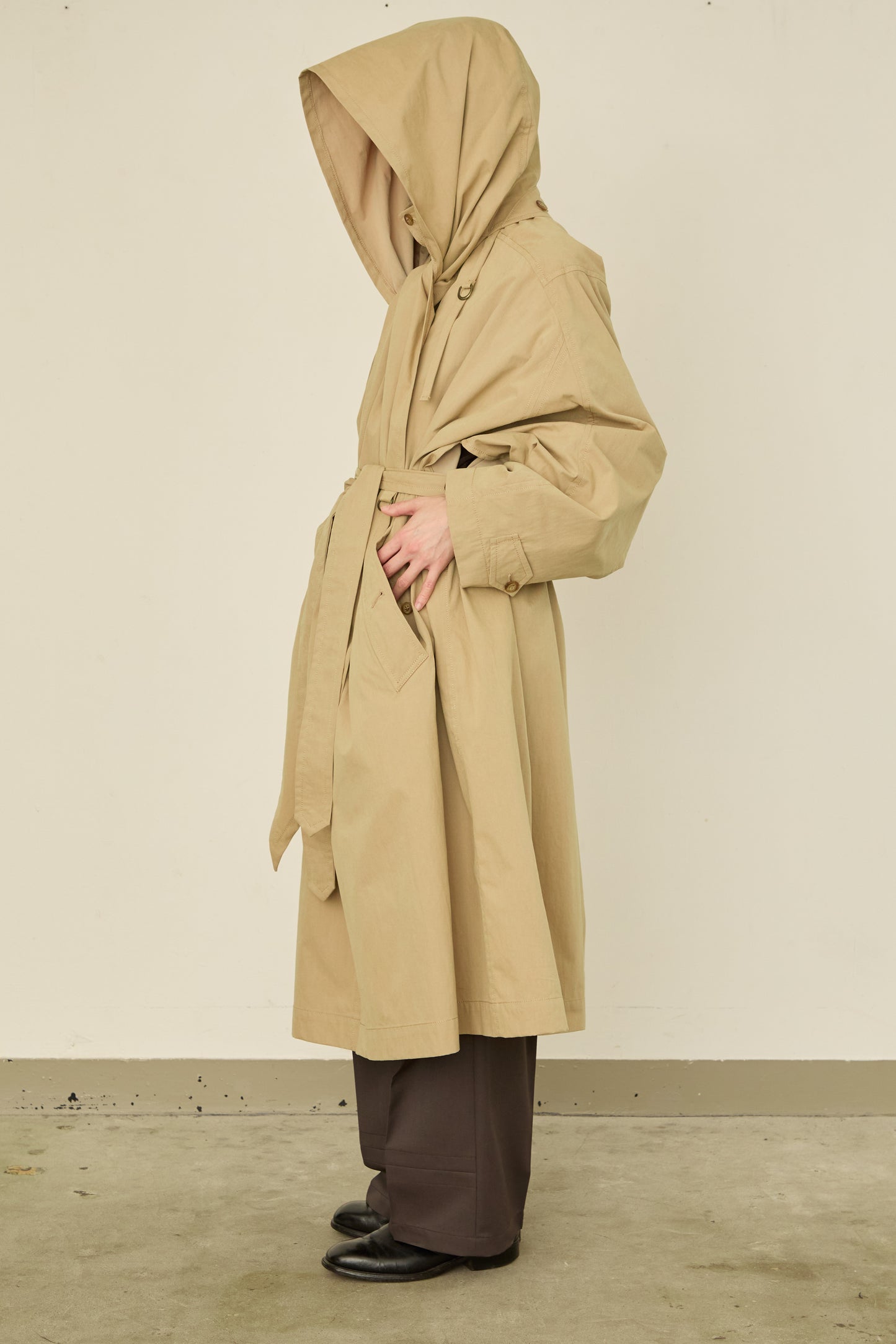 i'm here : HAOLI TRENCH COAT : / BEIGE