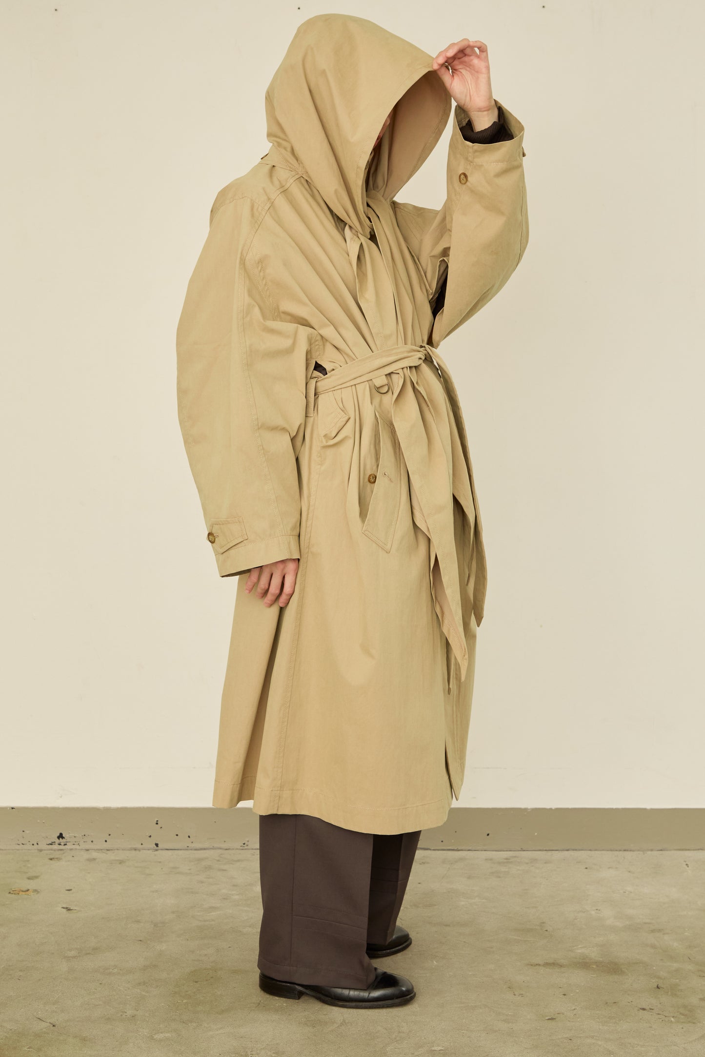 i'm here : HAOLI TRENCH COAT : / BEIGE