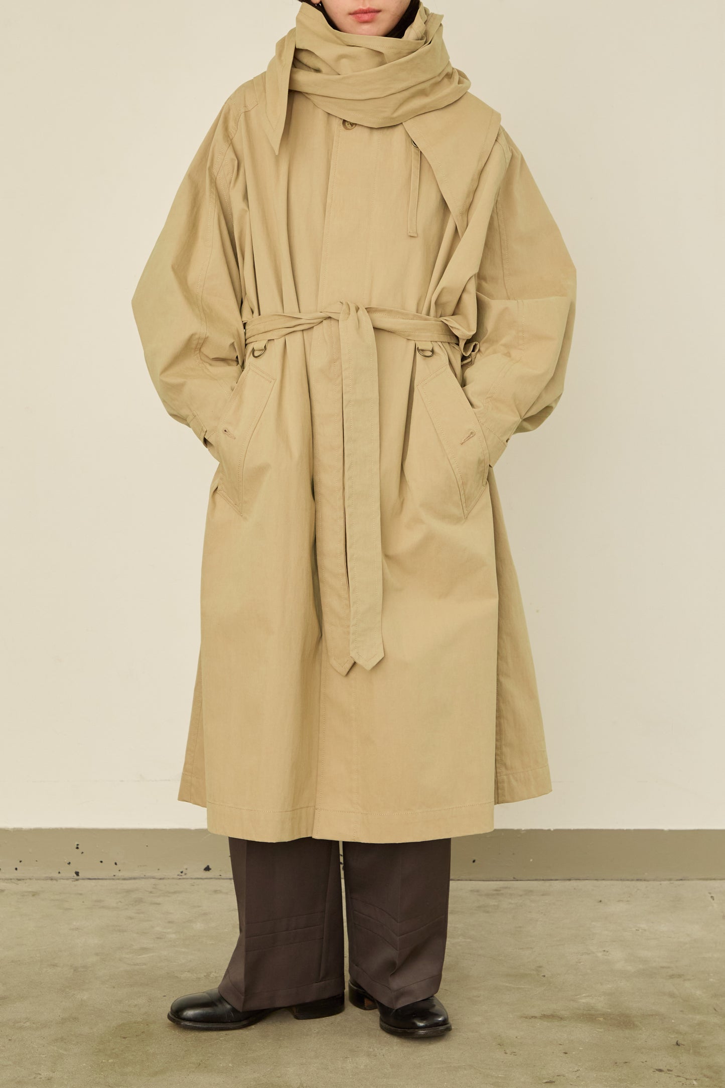 i'm here : HAOLI TRENCH COAT : / BEIGE