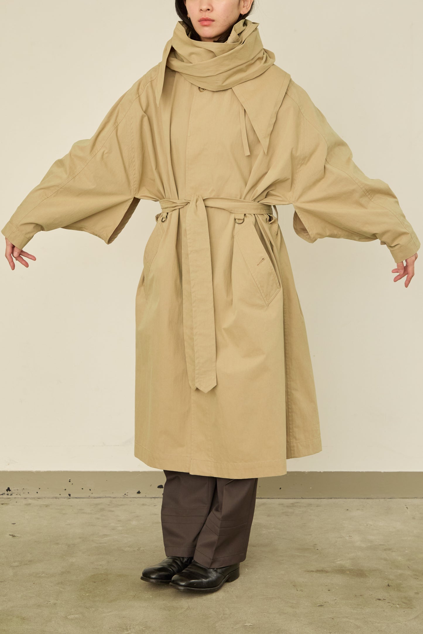 i'm here : HAOLI TRENCH COAT : / BEIGE