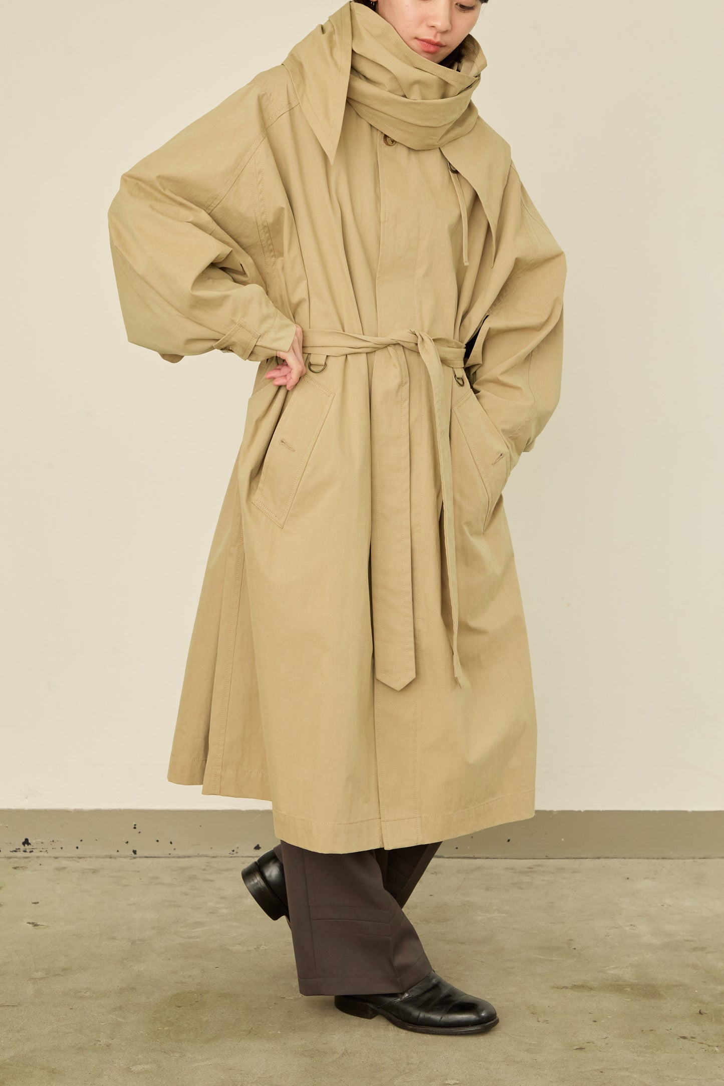 i'm here : HAOLI TRENCH COAT : / BEIGE