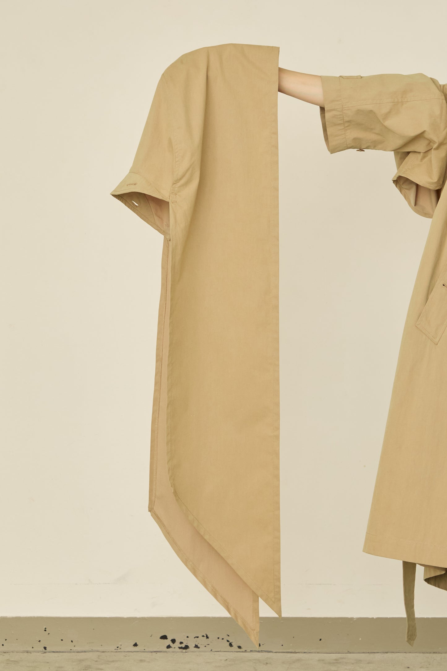 i'm here : HAOLI TRENCH COAT : / BEIGE