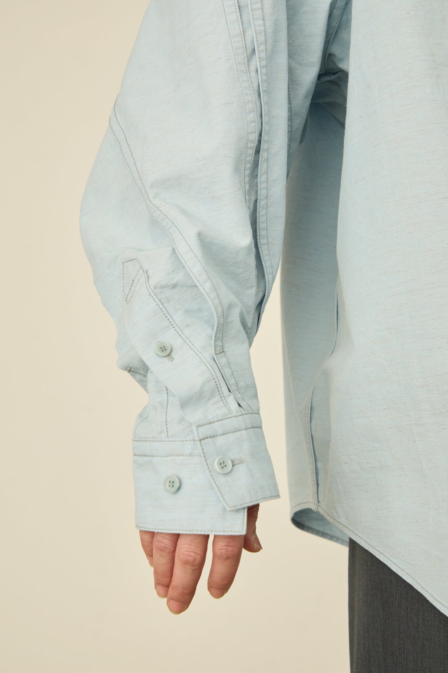 i'm here : " TWIST " SLEEVE SHIRT : / BLACK
