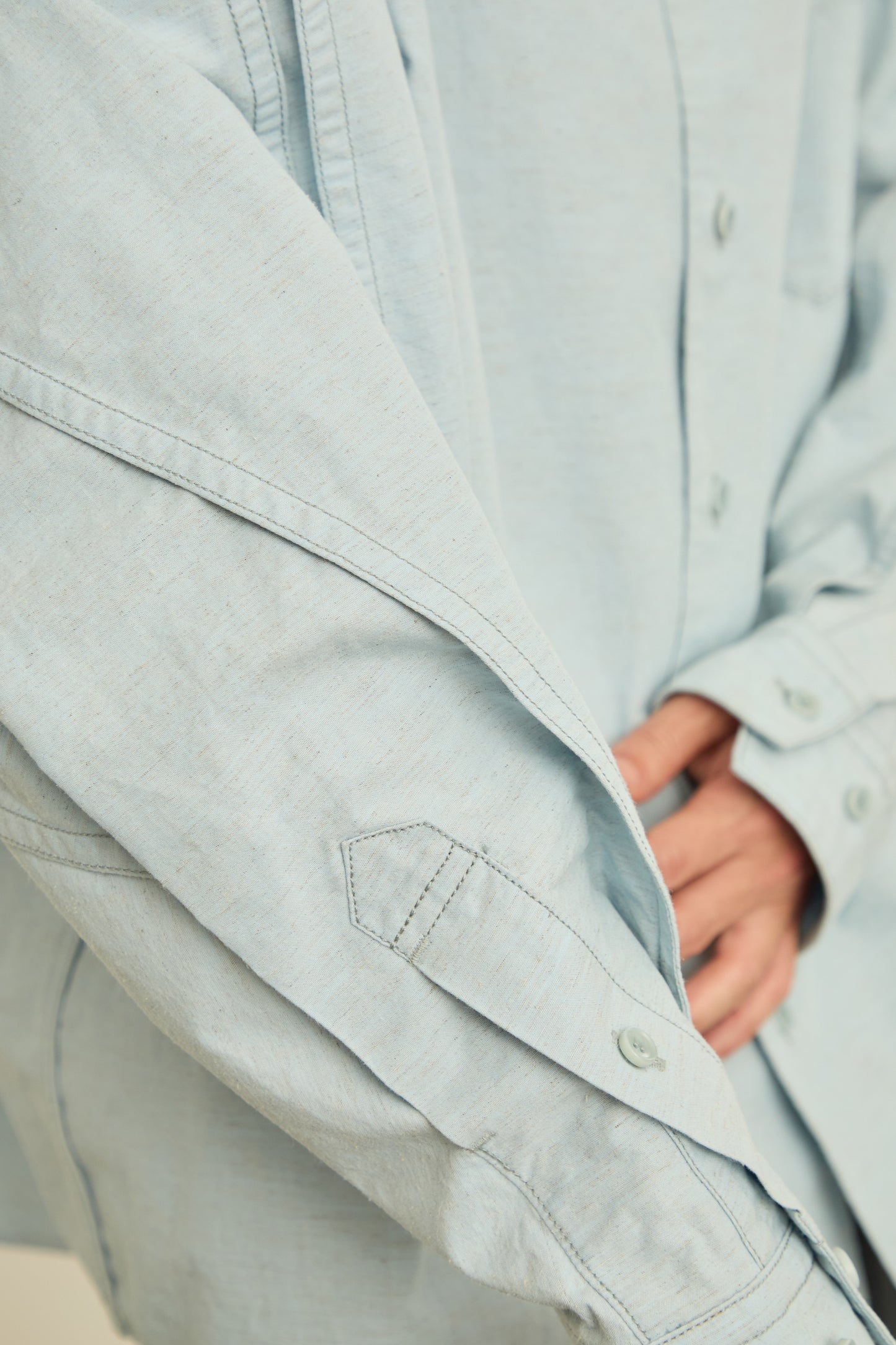 i'm here : " TWIST " SLEEVE SHIRT : / BLACK
