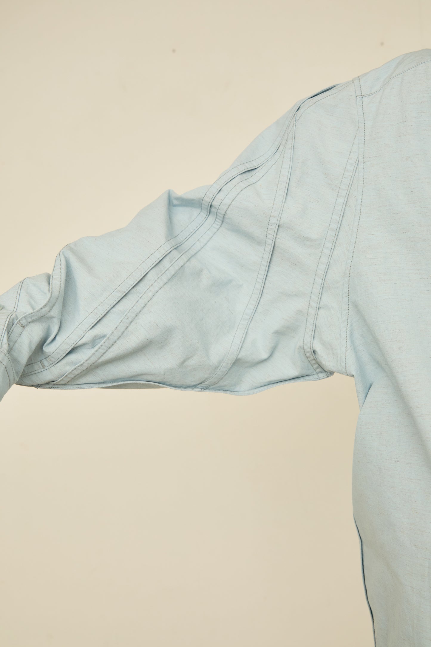 i'm here : " TWIST " SLEEVE SHIRT : / L.BLUE