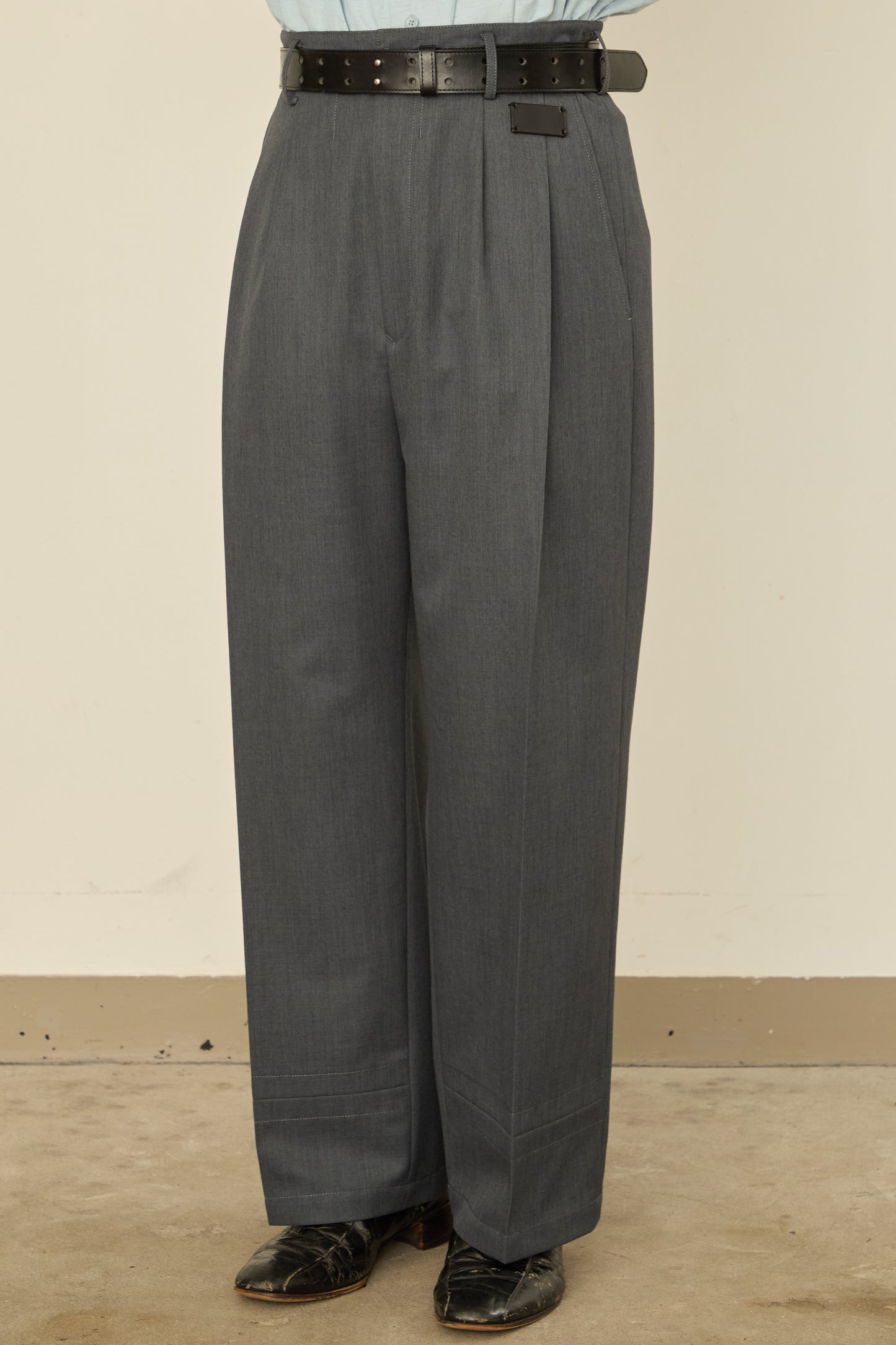 i'm here :  UN(I)FORM PANTS : / GRAY
