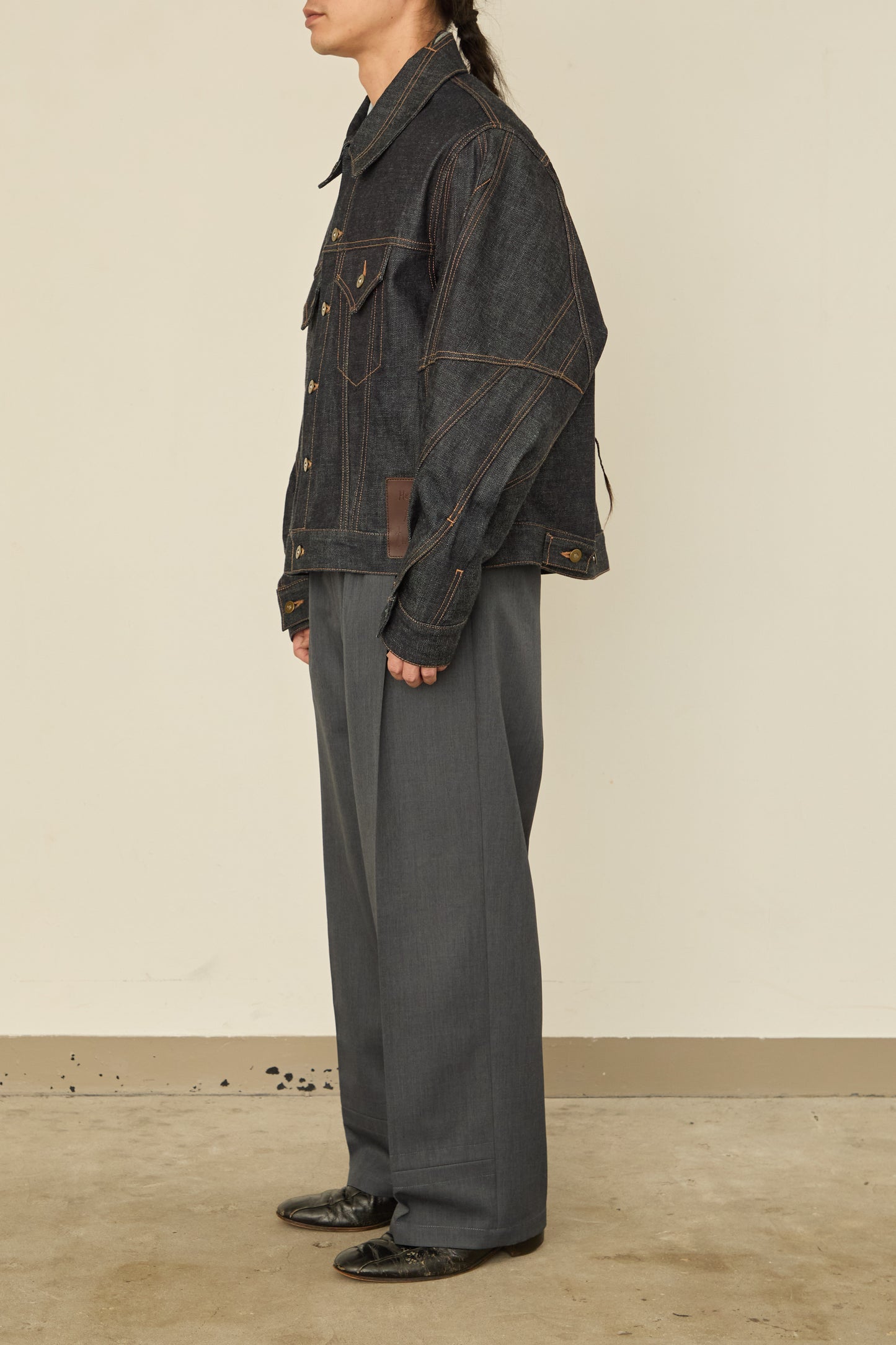 i'm here : " TWIST " SLEEVE DENIM JACKET : / NAVY（RIGID)