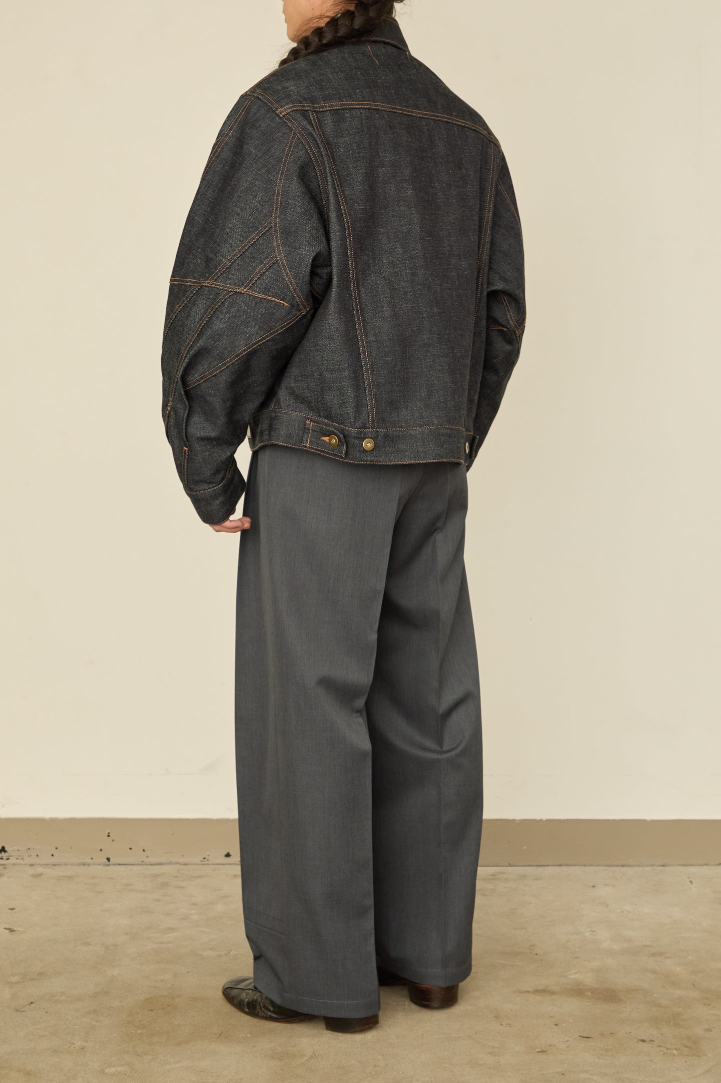 i'm here : " TWIST " SLEEVE DENIM JACKET : / NAVY（RIGID)